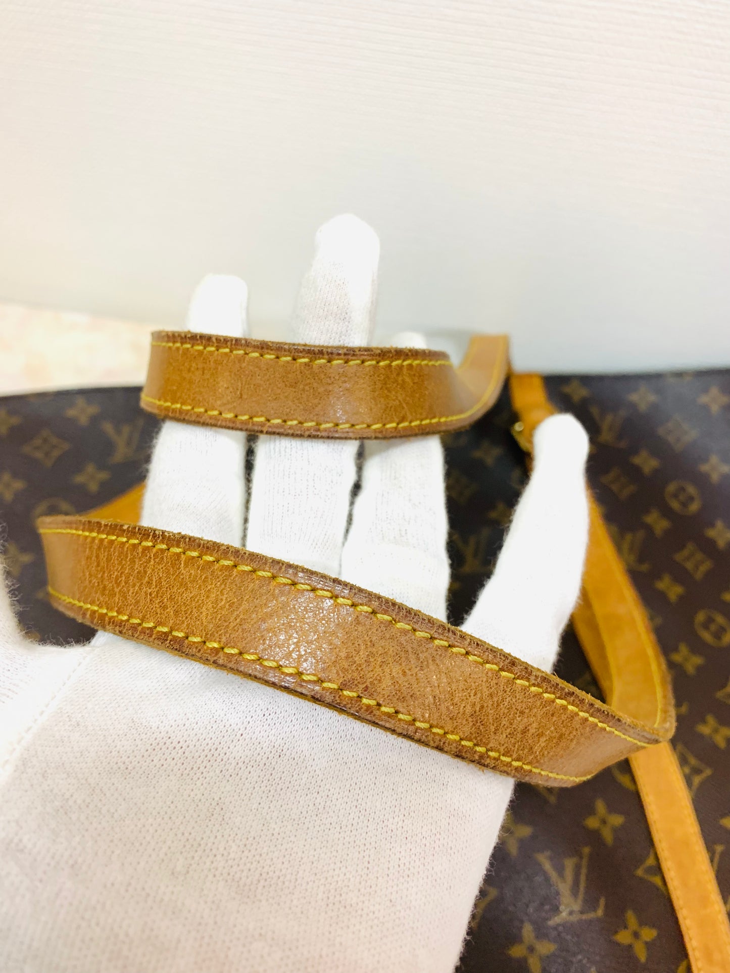 LOUIS VUITTON Sac Shopping Tote