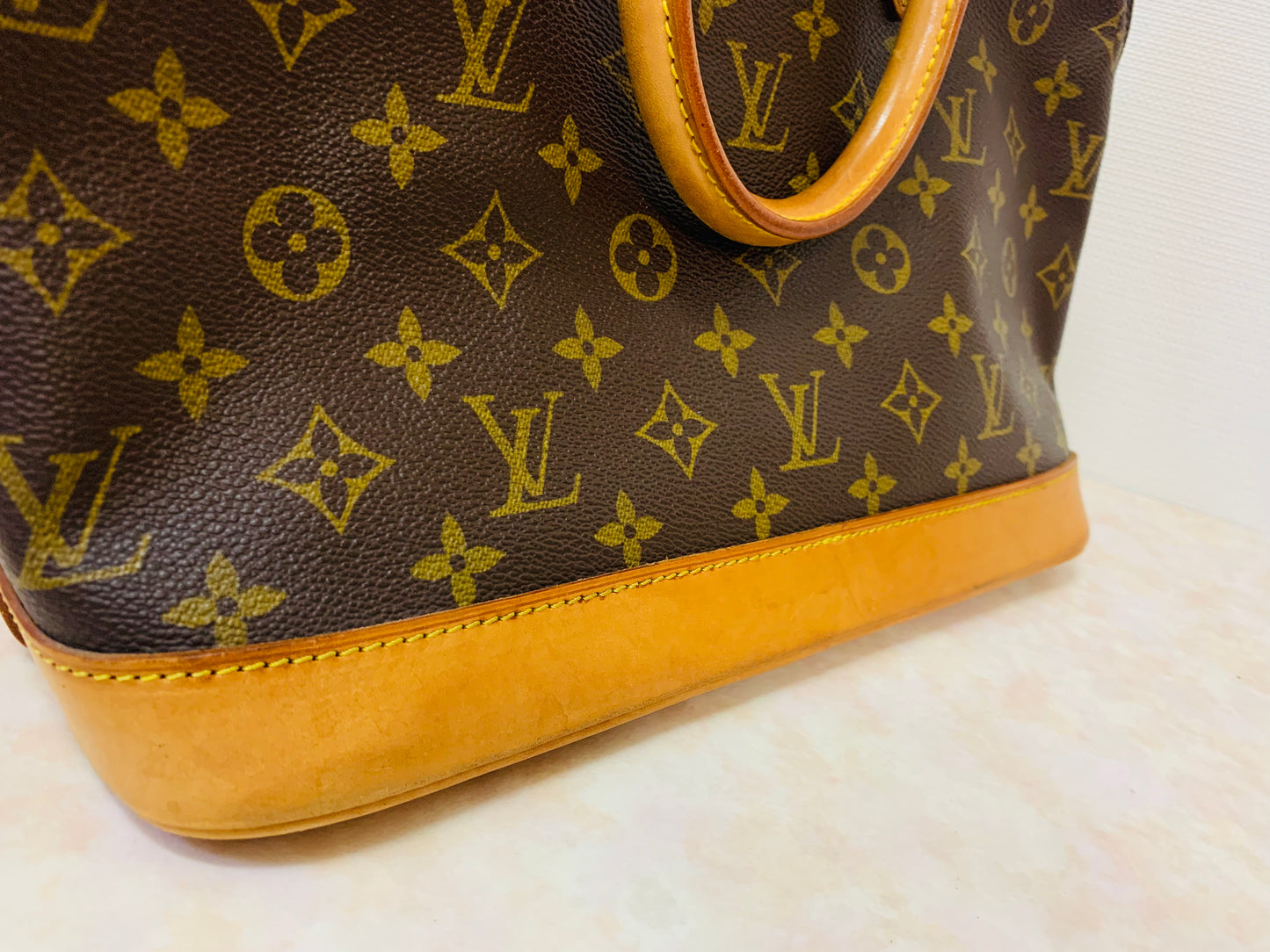 LOUIS VUITTON Alma PM