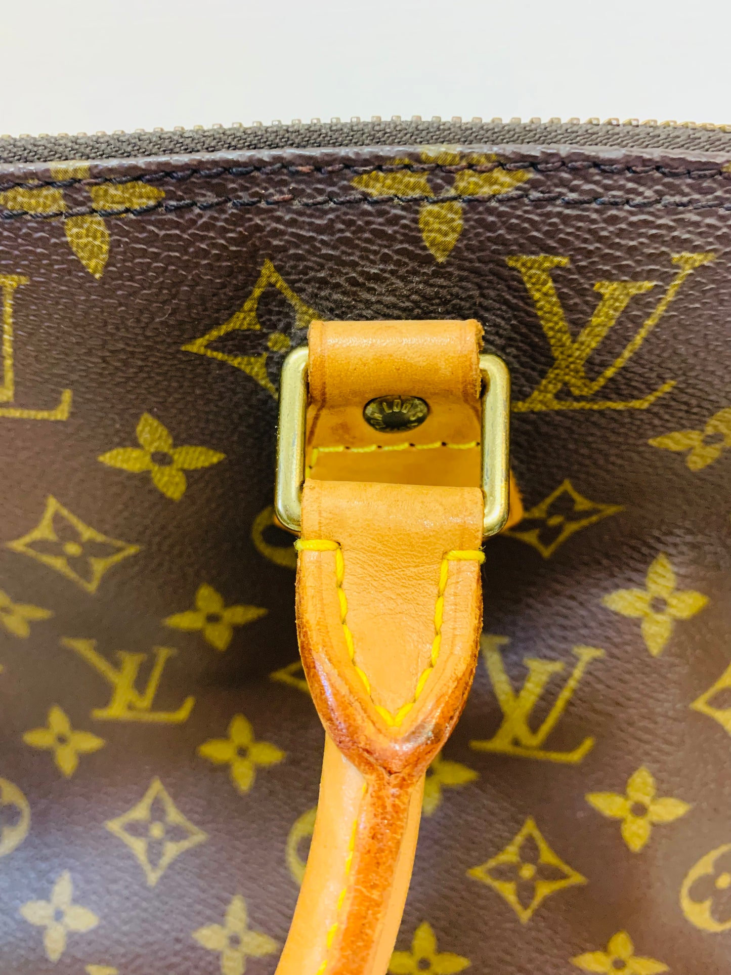 LOUIS VUITTON Alma PM