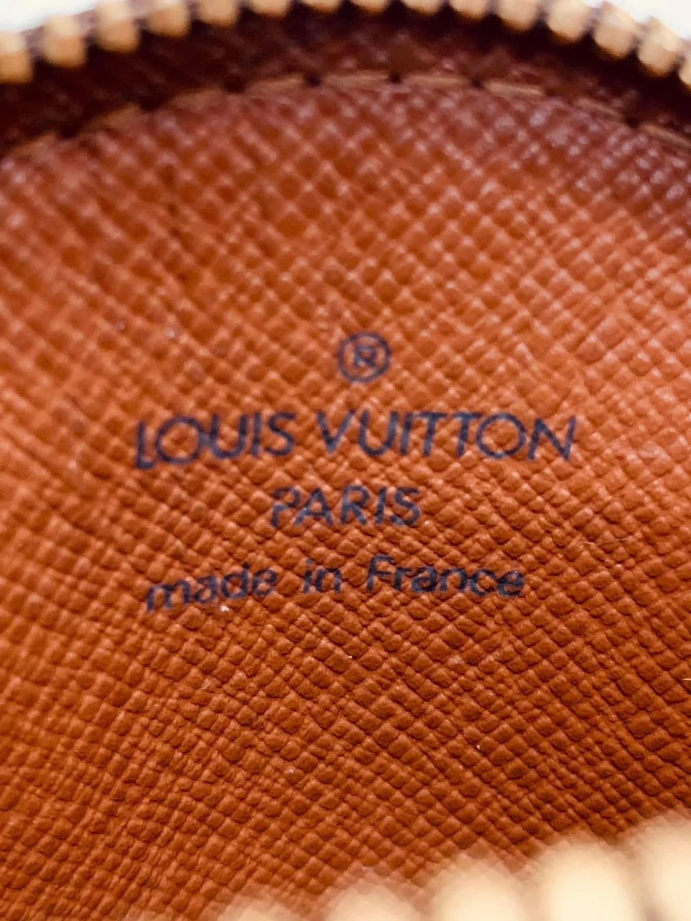 LOUIS VUITTON Round Coin Purse