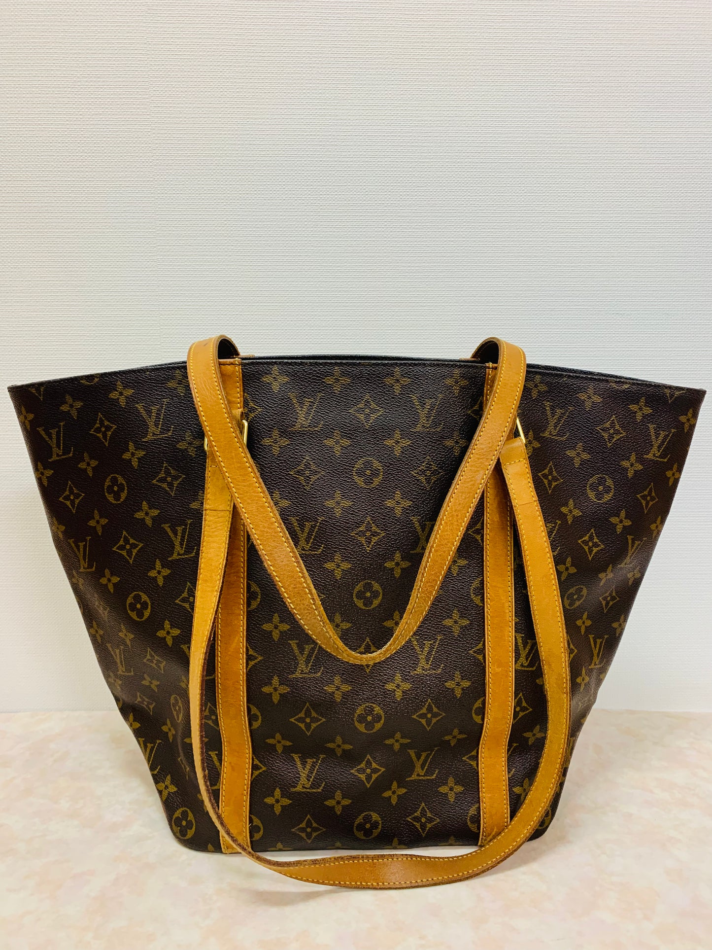 LOUIS VUITTON Sac Shopping Tote