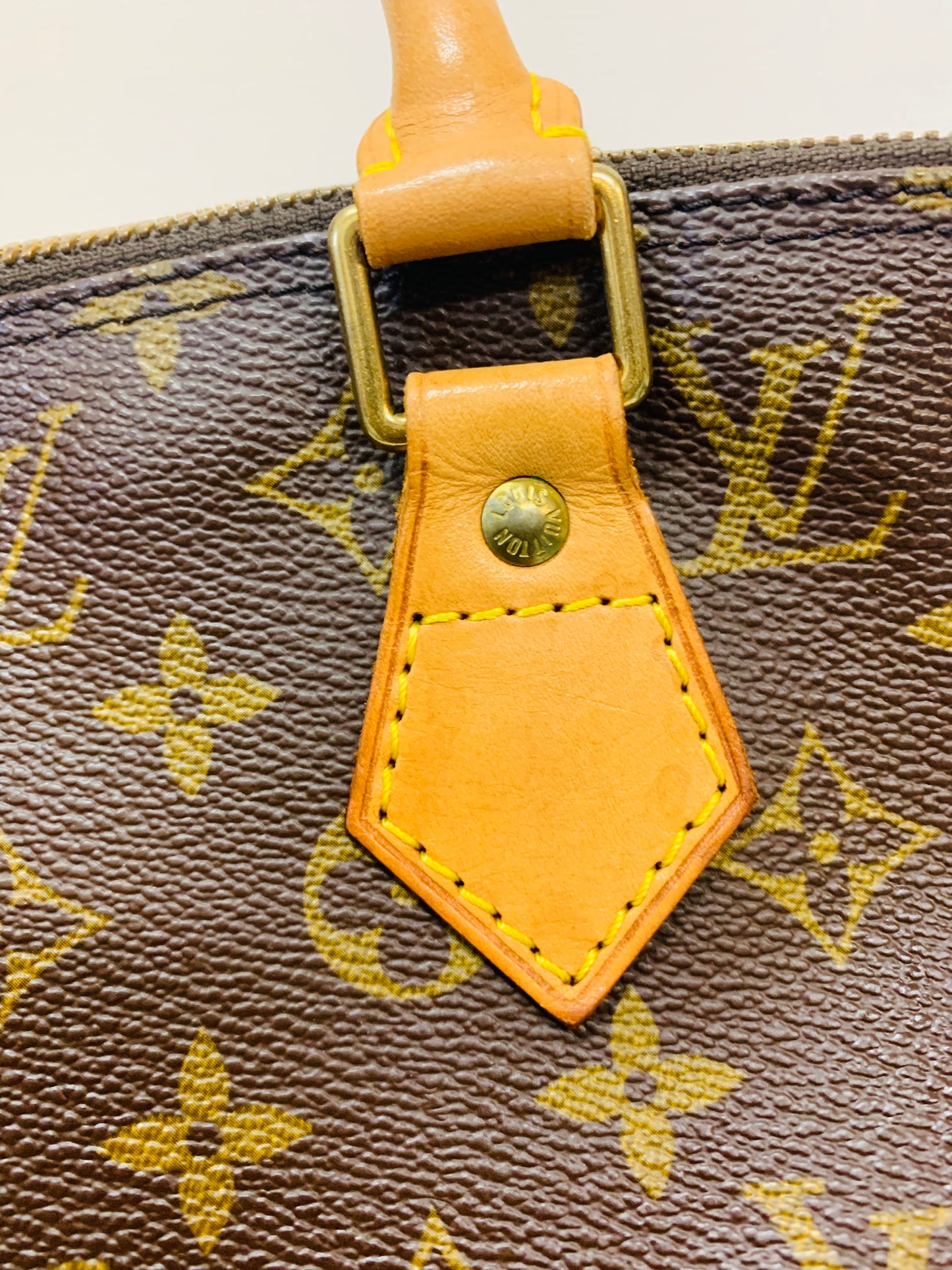 LOUIS VUITTON Alma PM