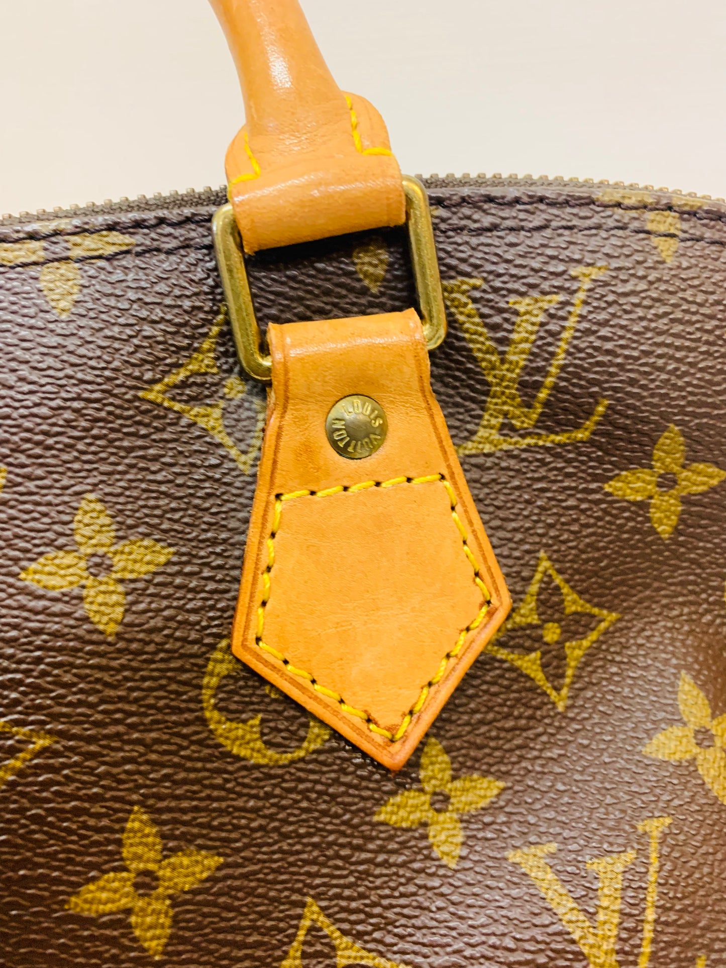 LOUIS VUITTON Alma PM