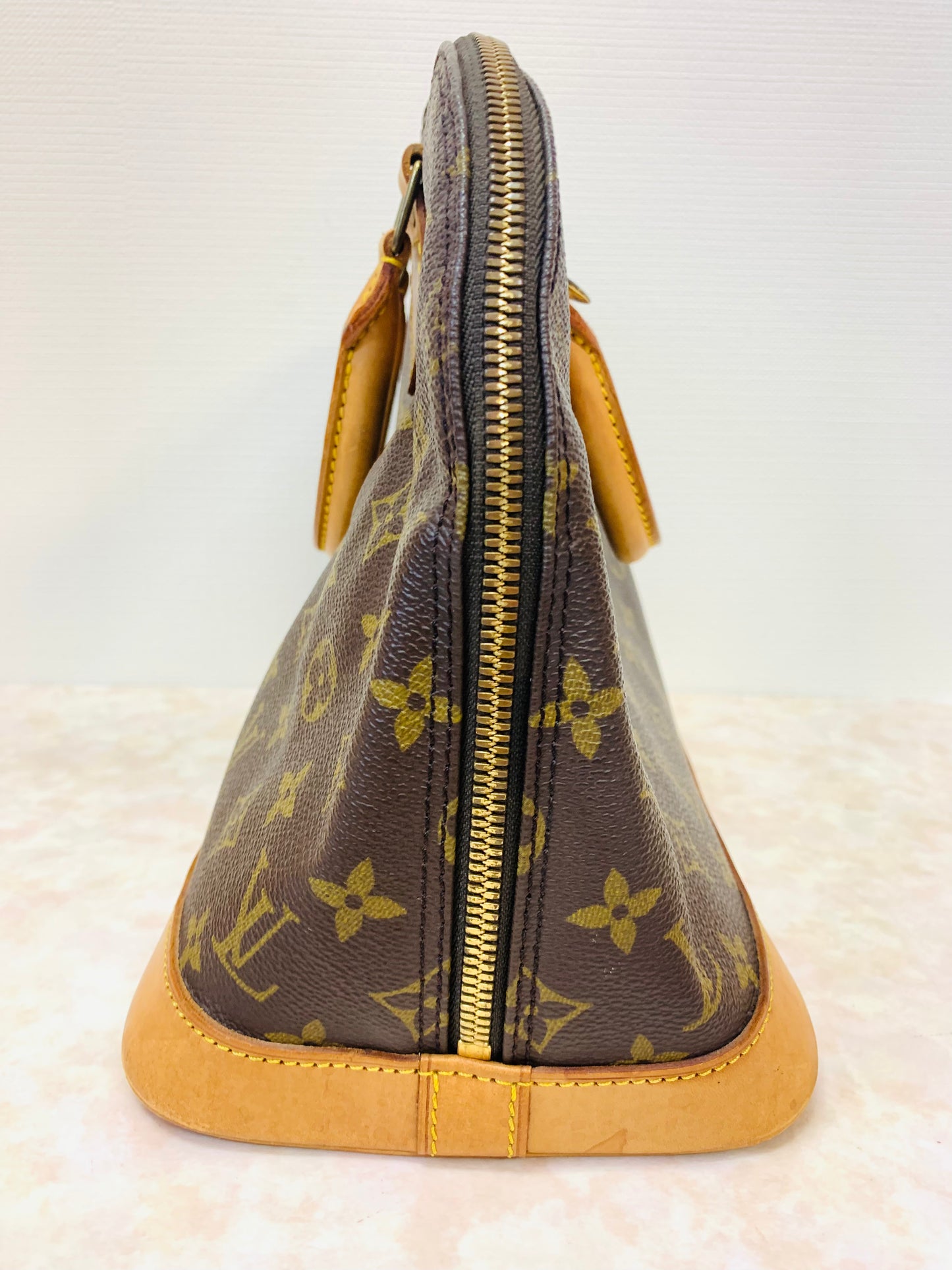 LOUIS VUITTON Alma PM