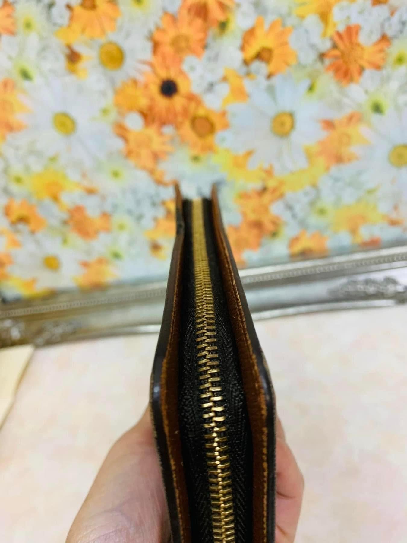 LOUIS VUITTON Zippy Compact wallet old model