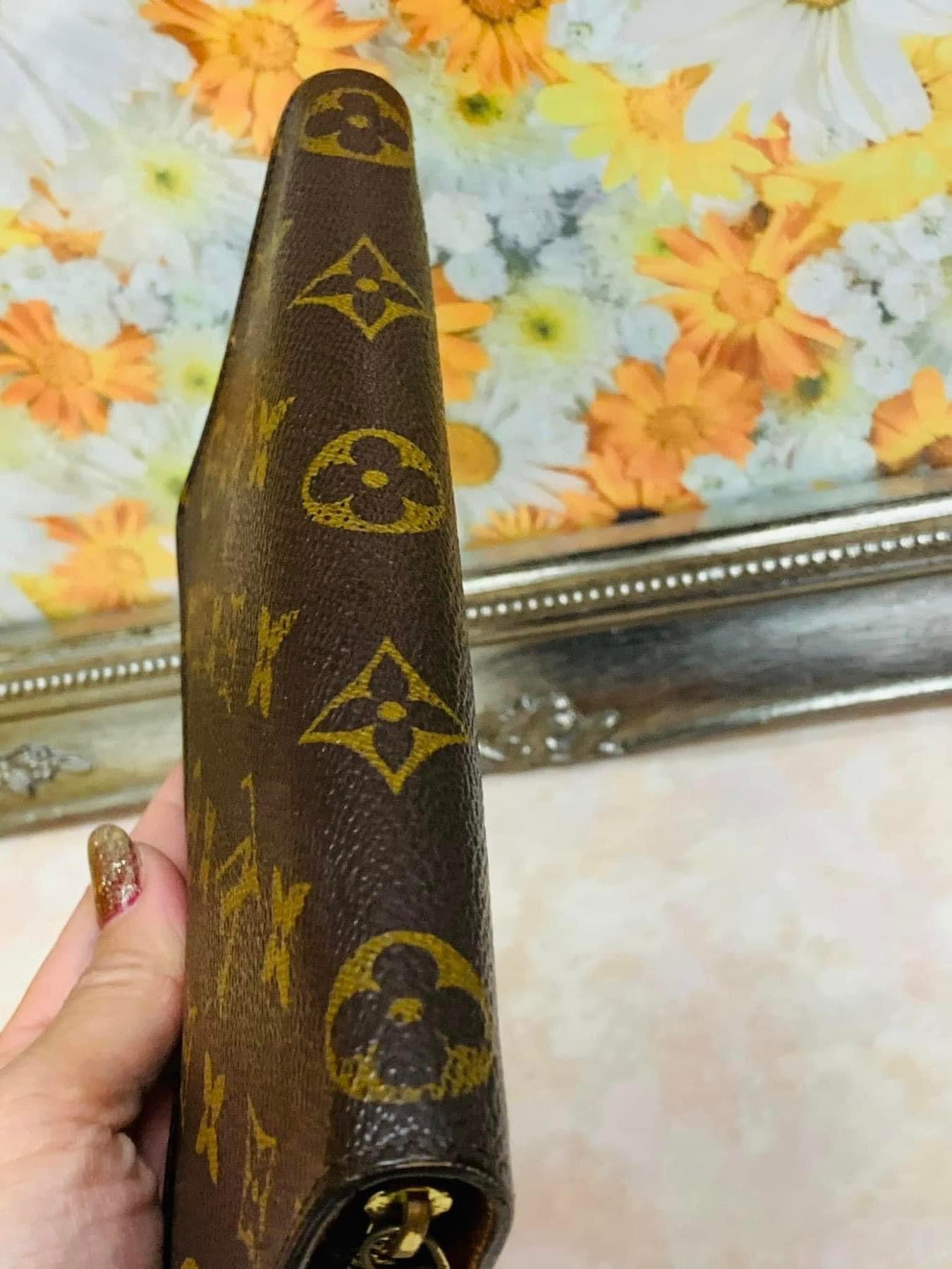 LOUIS VUITTON Zippy Compact wallet old model