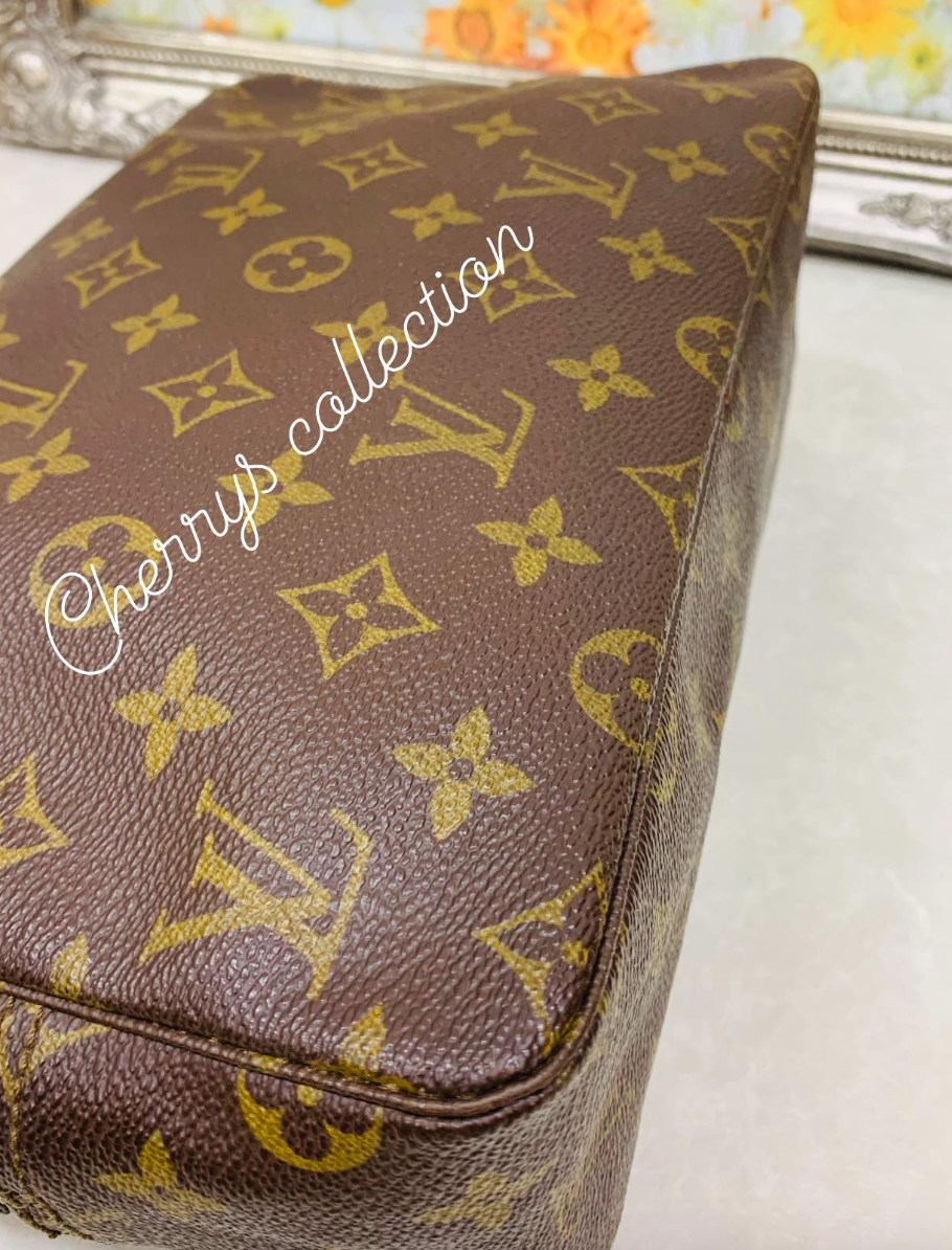 Louis Vuitton Trousse 28