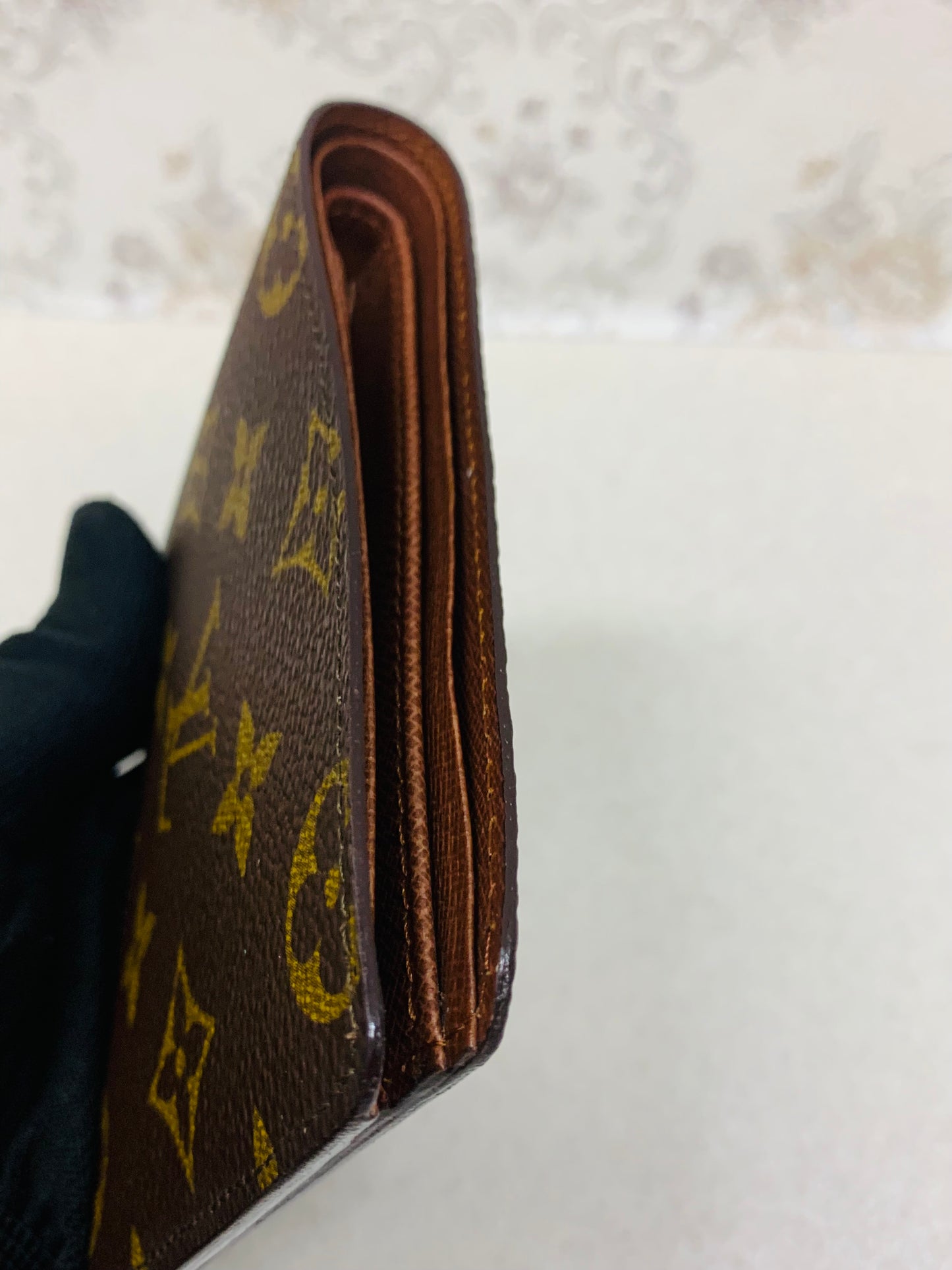 Louis Vuitton Monogram Multiple Mens billfold wallet
