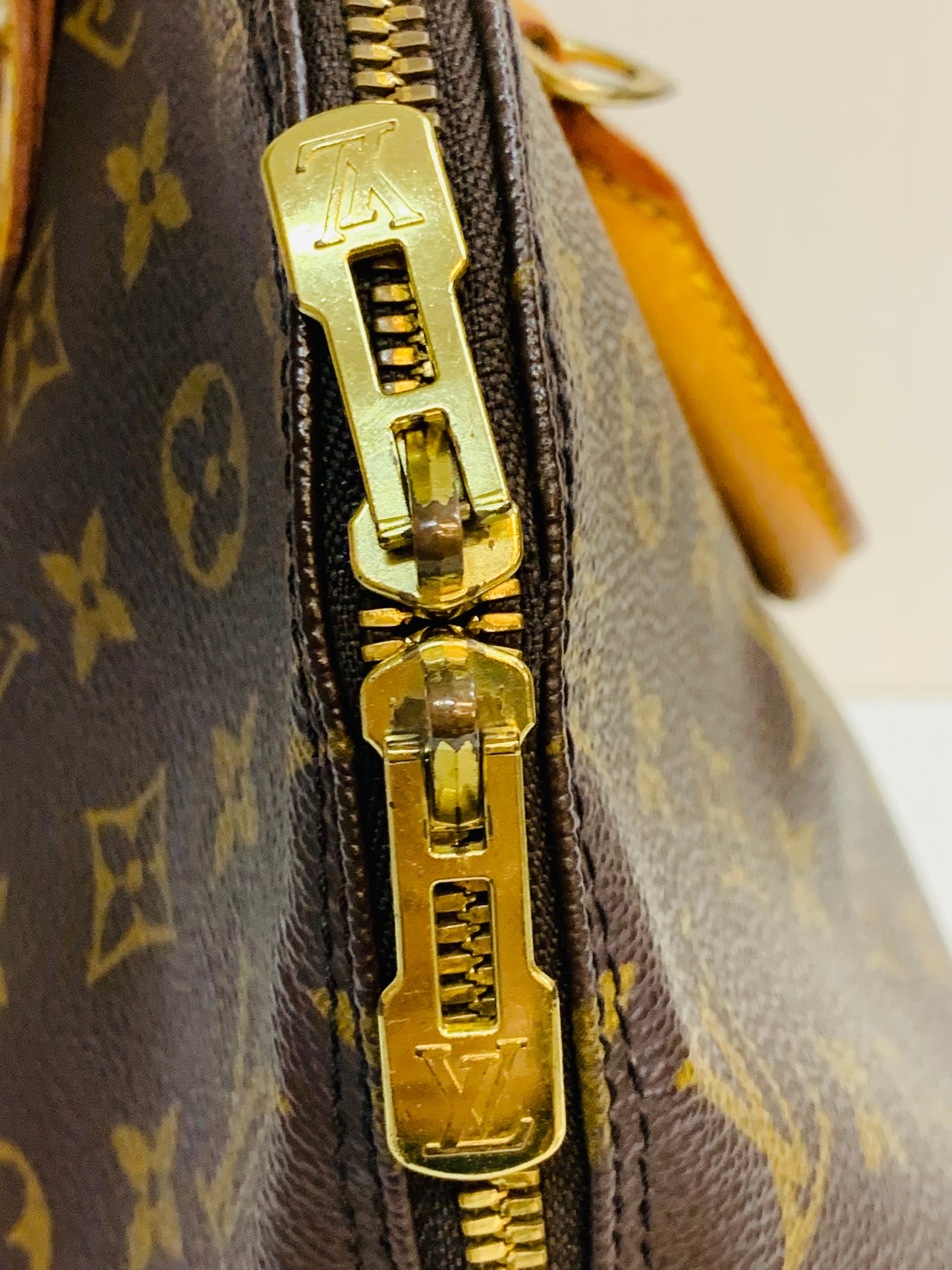 USED LOUIS VUITTON ALMA PM