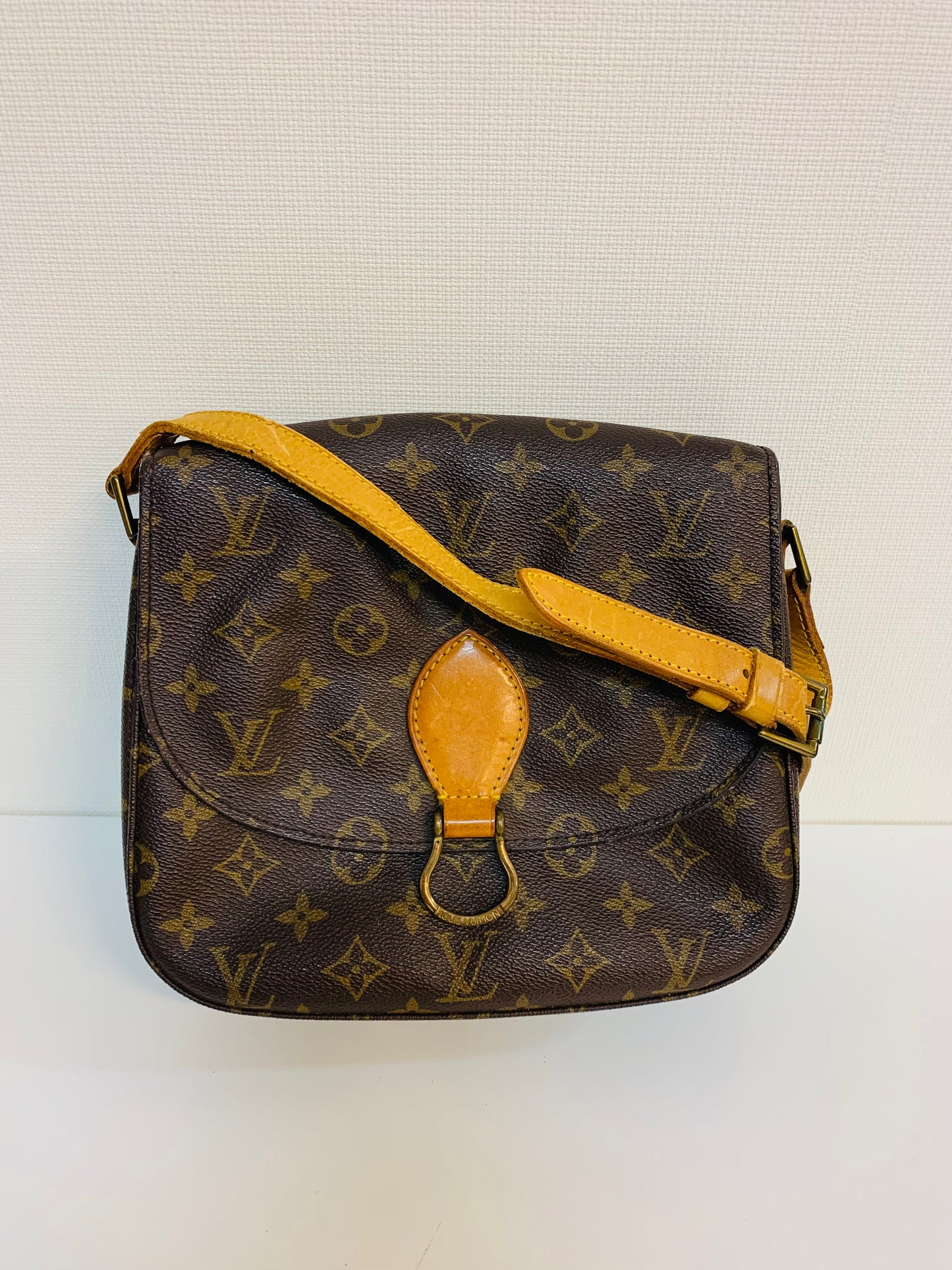 LOUIS VUITTON Saint Cloud GM