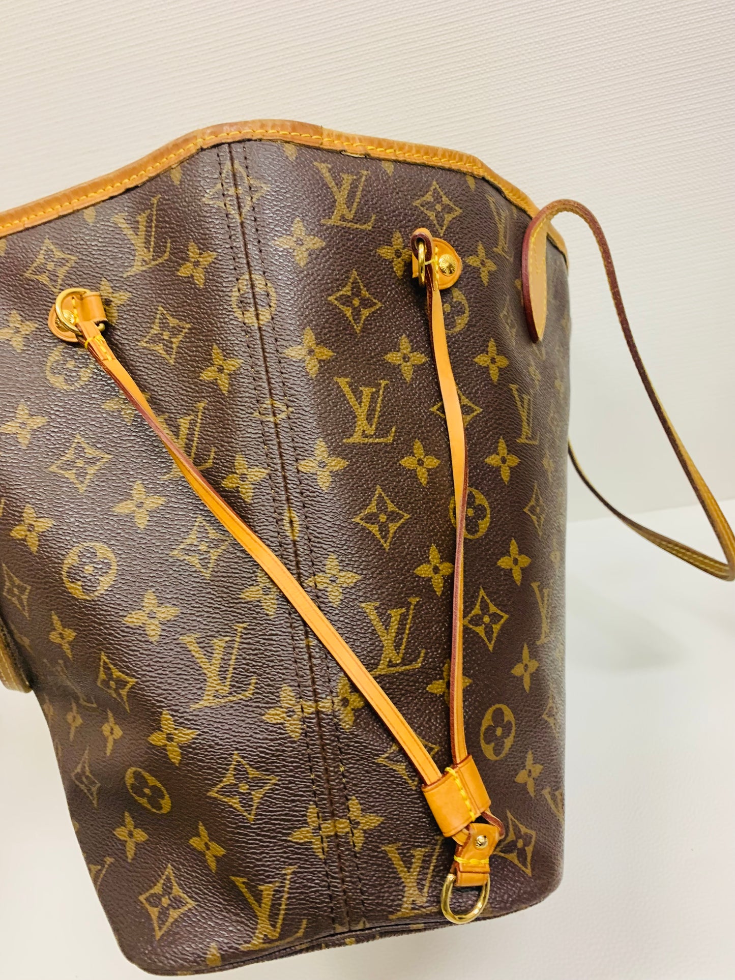 Used Louis Vuitton Limited Edition Neverful MM Mimosa with pouch