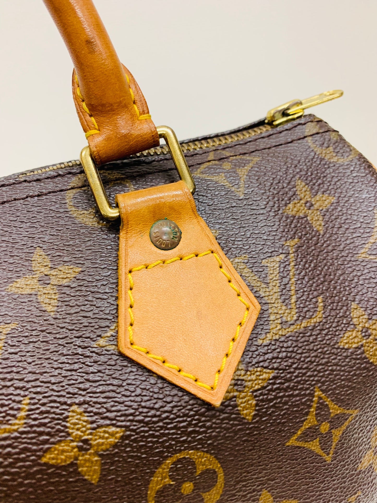 USED LOUIS VUITTON SPEEDY 25