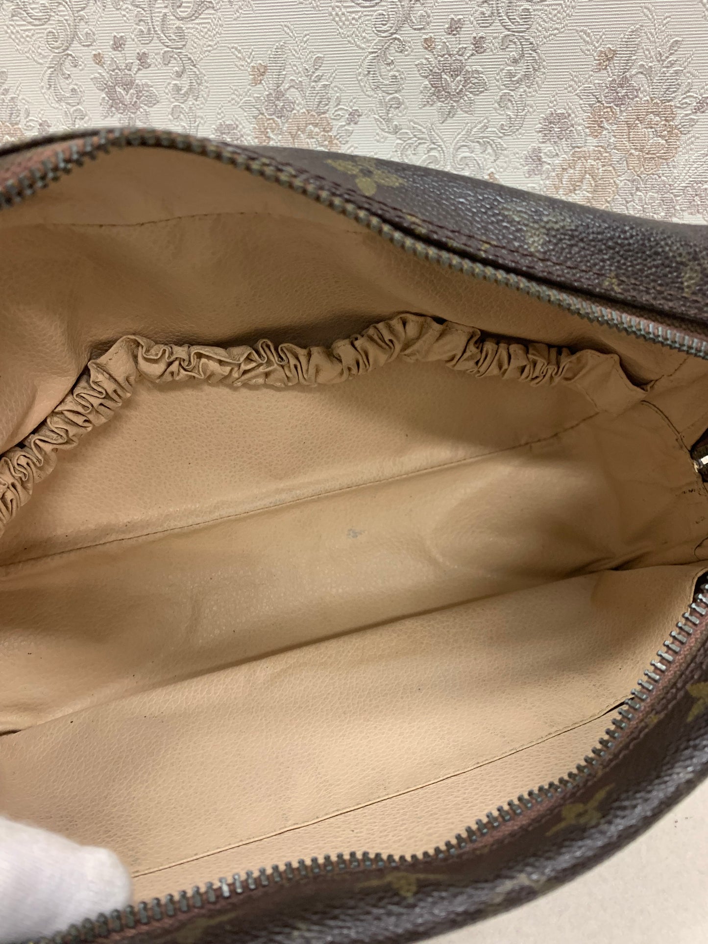 Louis Vuitton Monogram Trousse Toilette 28