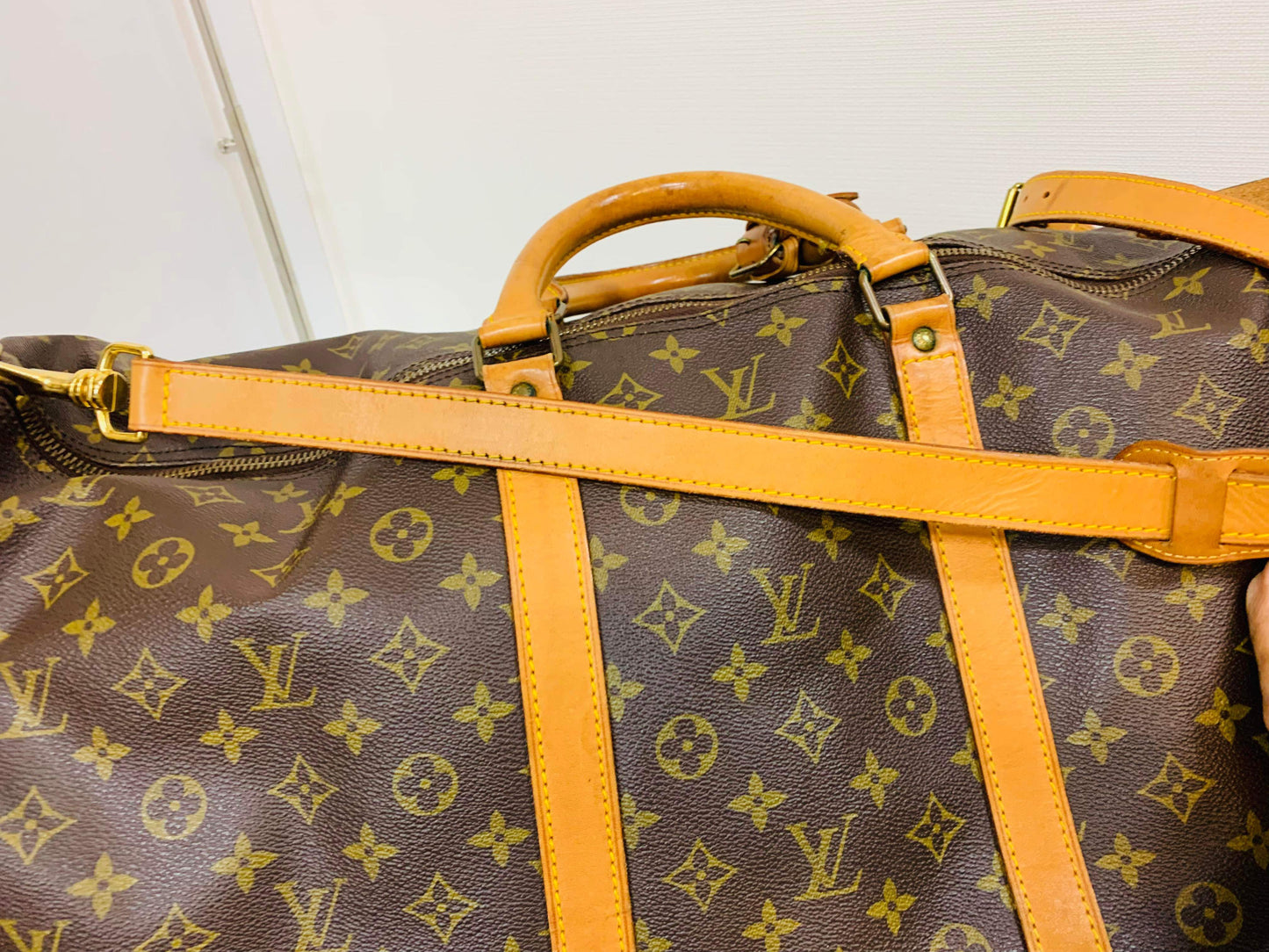 USED LOUIS VUITTON KEEPAL BANDOULIERE 60