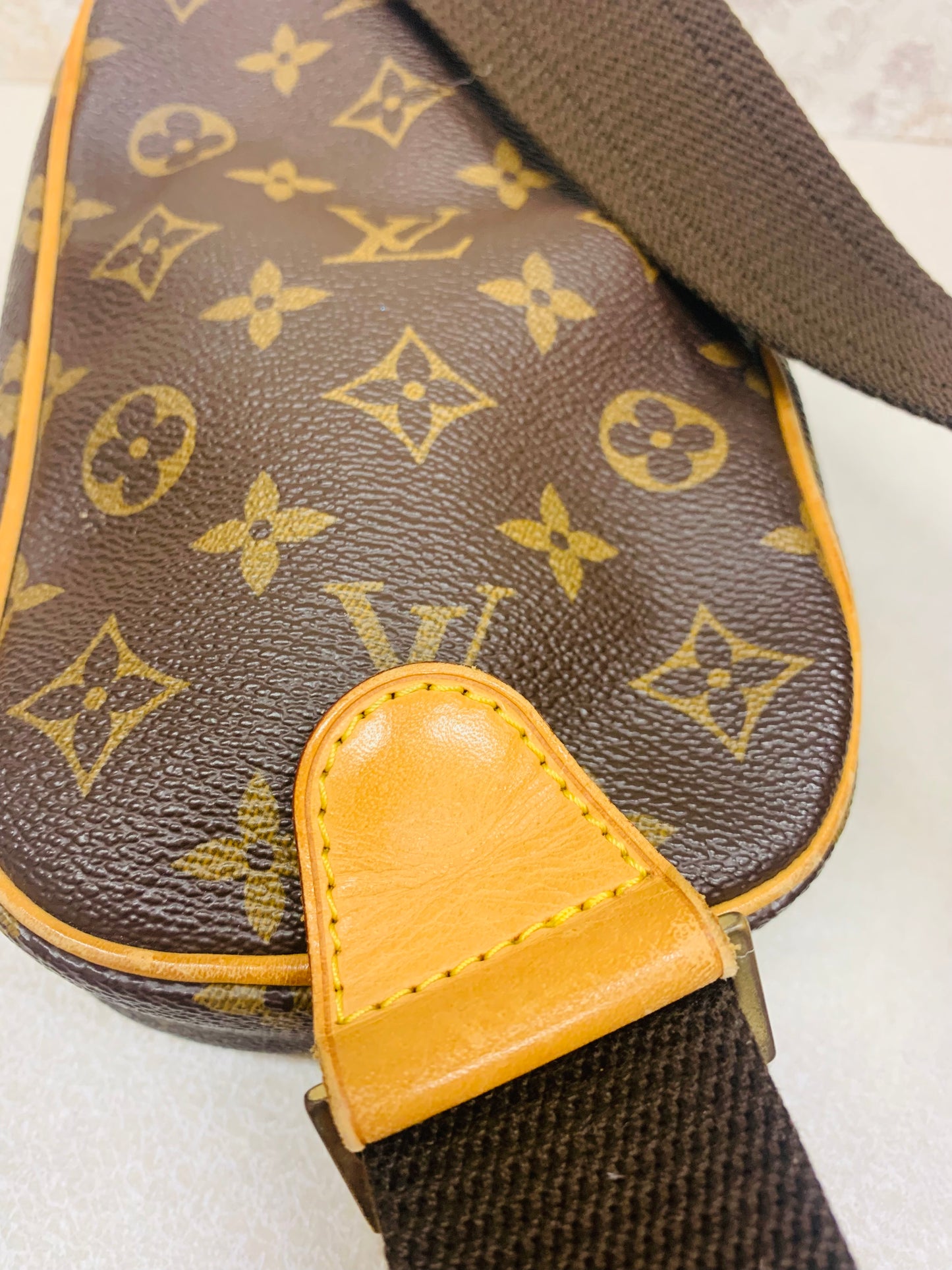 Louis Vuitton Monogram Pochette Gange body bag
