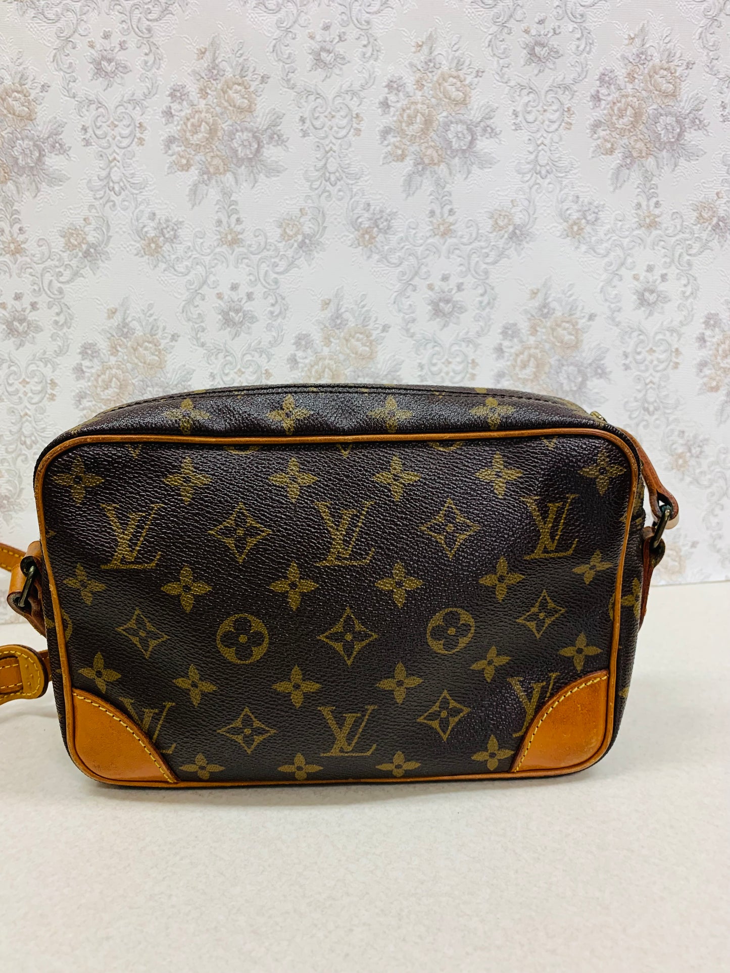 Louis Vuitton Monogram Trocadero 23