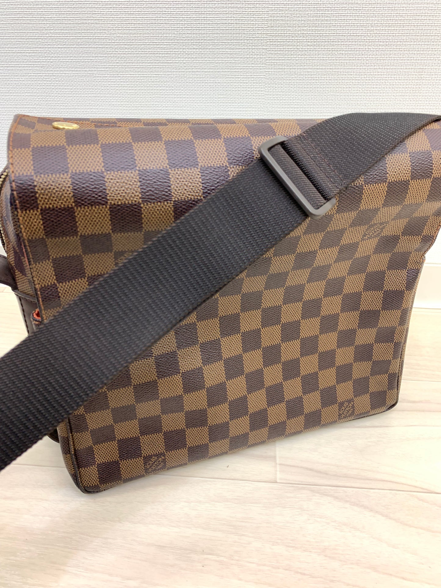 Louis Vuitton Damier Ébène Naviglio messenger bag