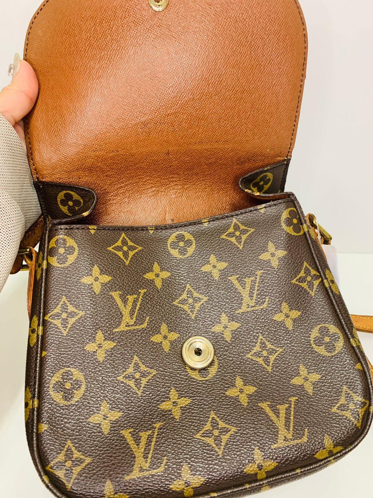 LOUIS VUITTON