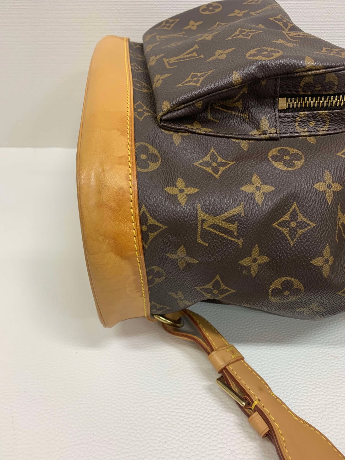 Authentic Louis Vuitton Montsouris GM