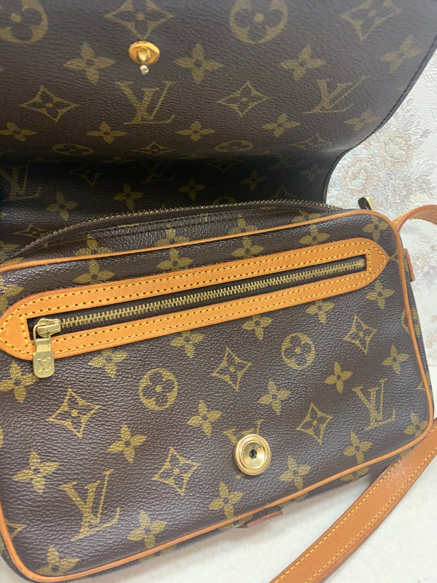 Louis Vuitton Monogram Saint Germain 24