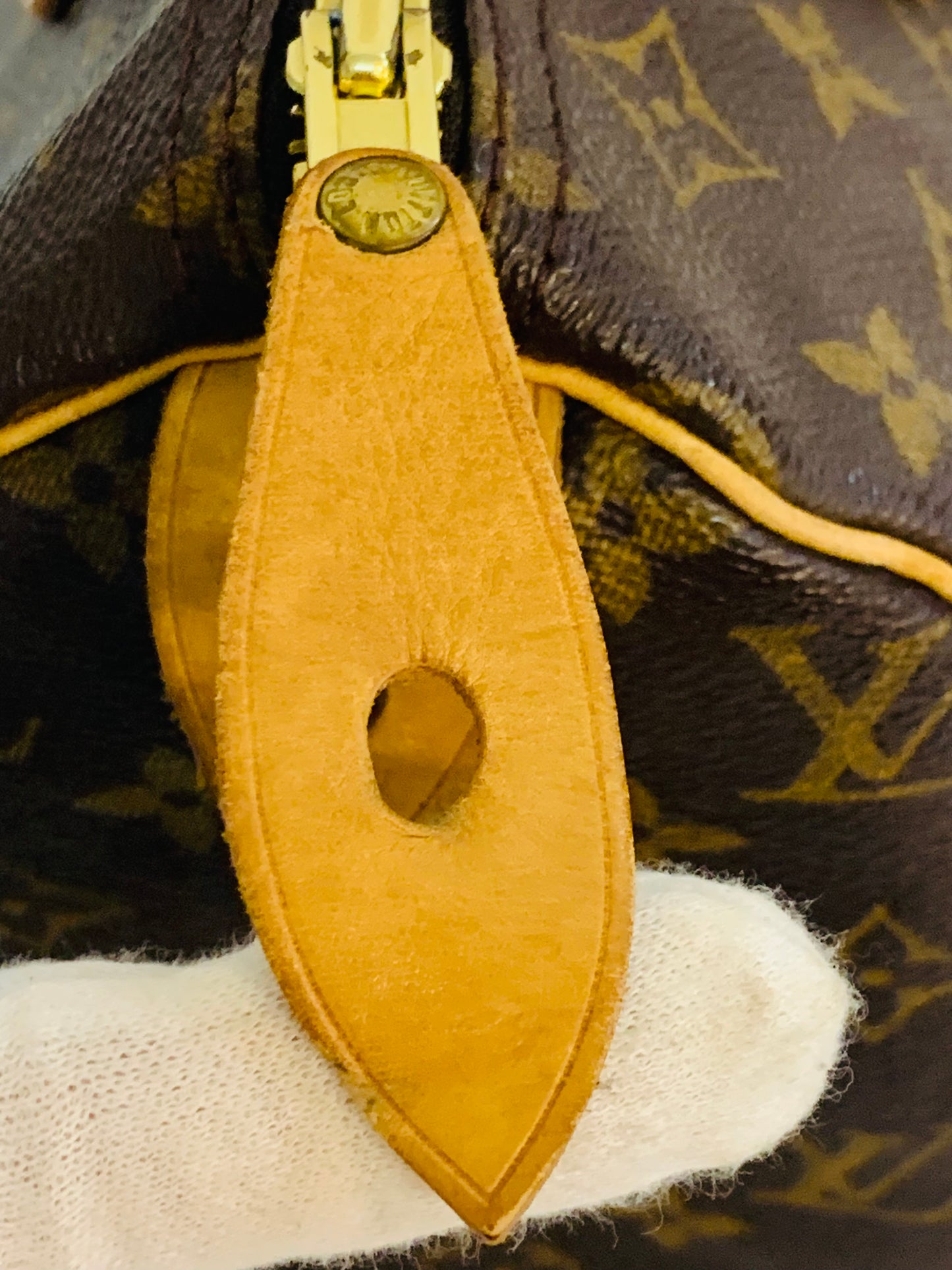 LOUIS VUITTON Speedy 30