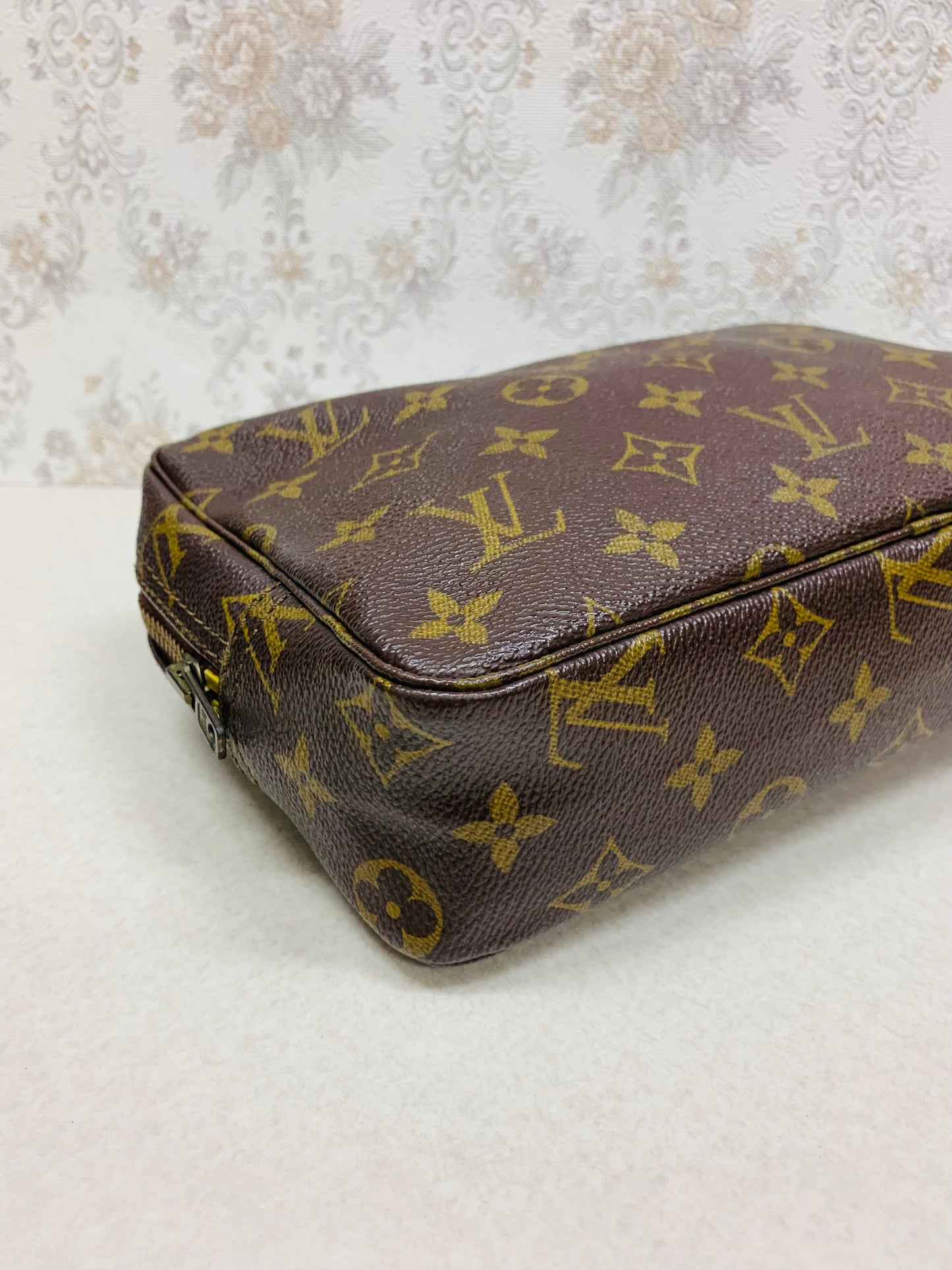 Louis Vuitton Monogram Trousse Toilette 23