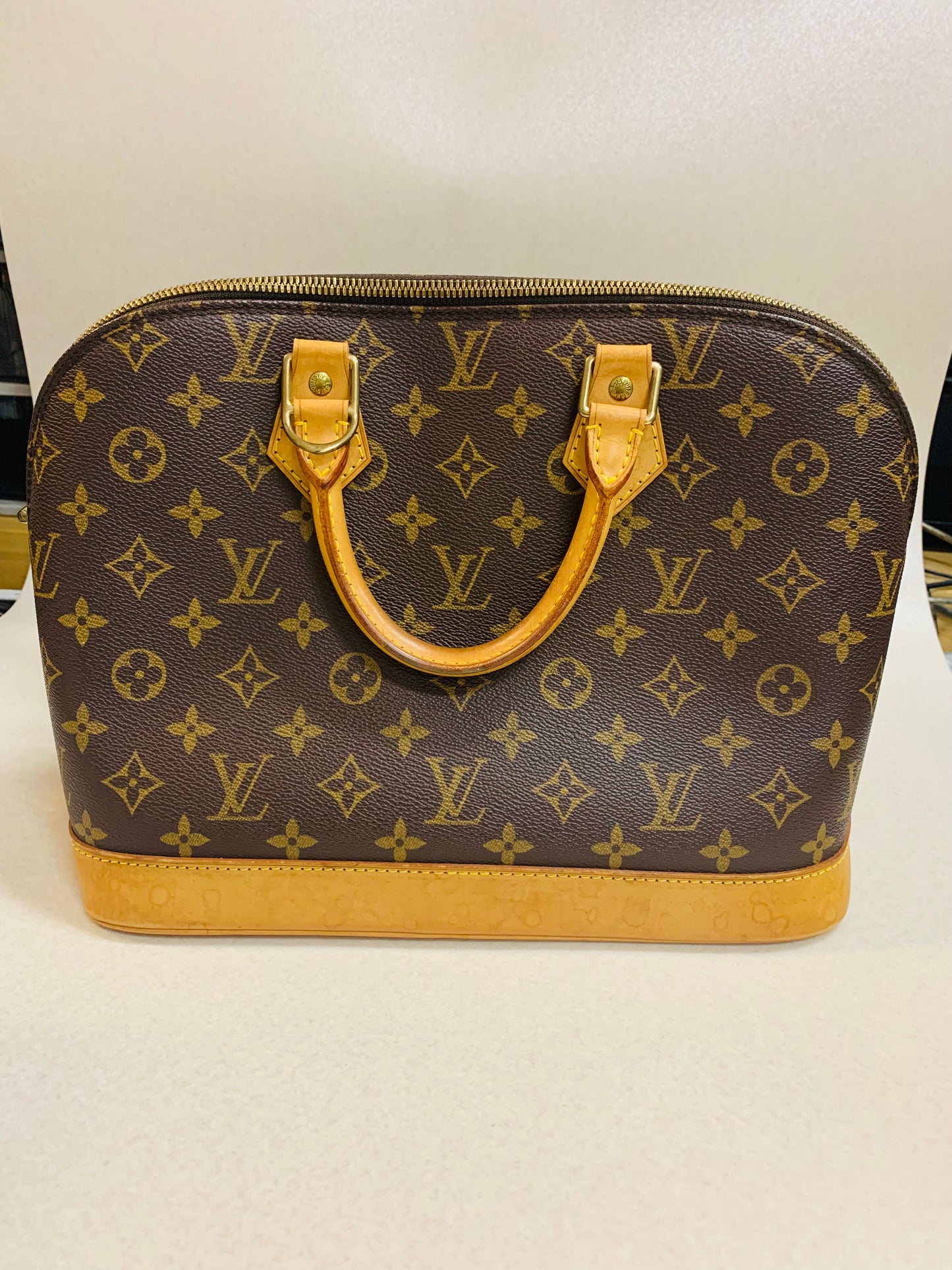 LOUIS VUITTON Monogram Alma PM