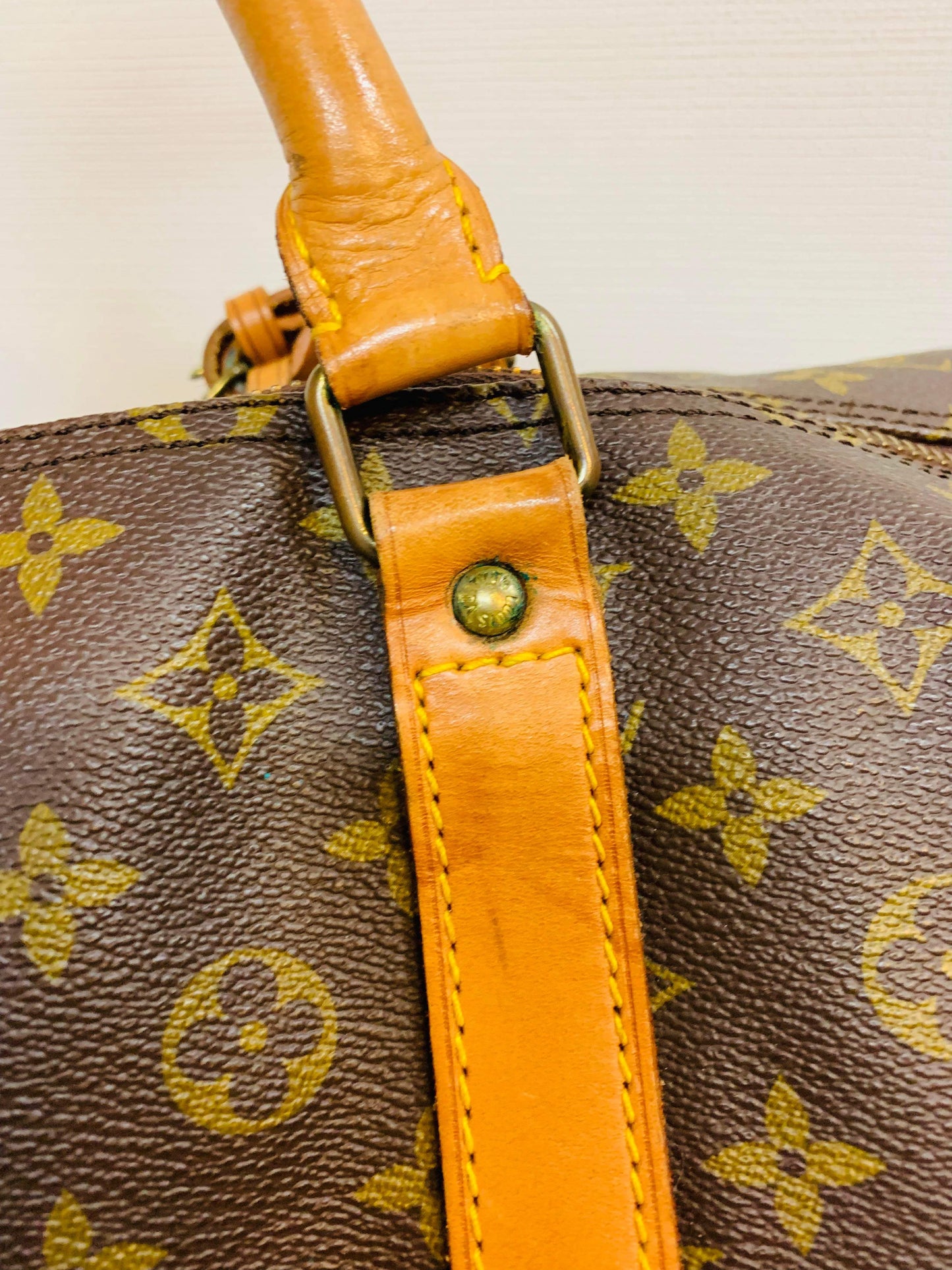 USED LOUIS VUITTON KEEPAL BANDOULIERE 60