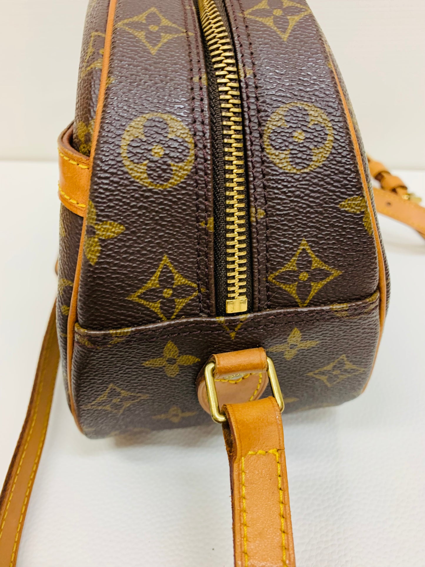 USED LOUIS VUITTON BLOIS