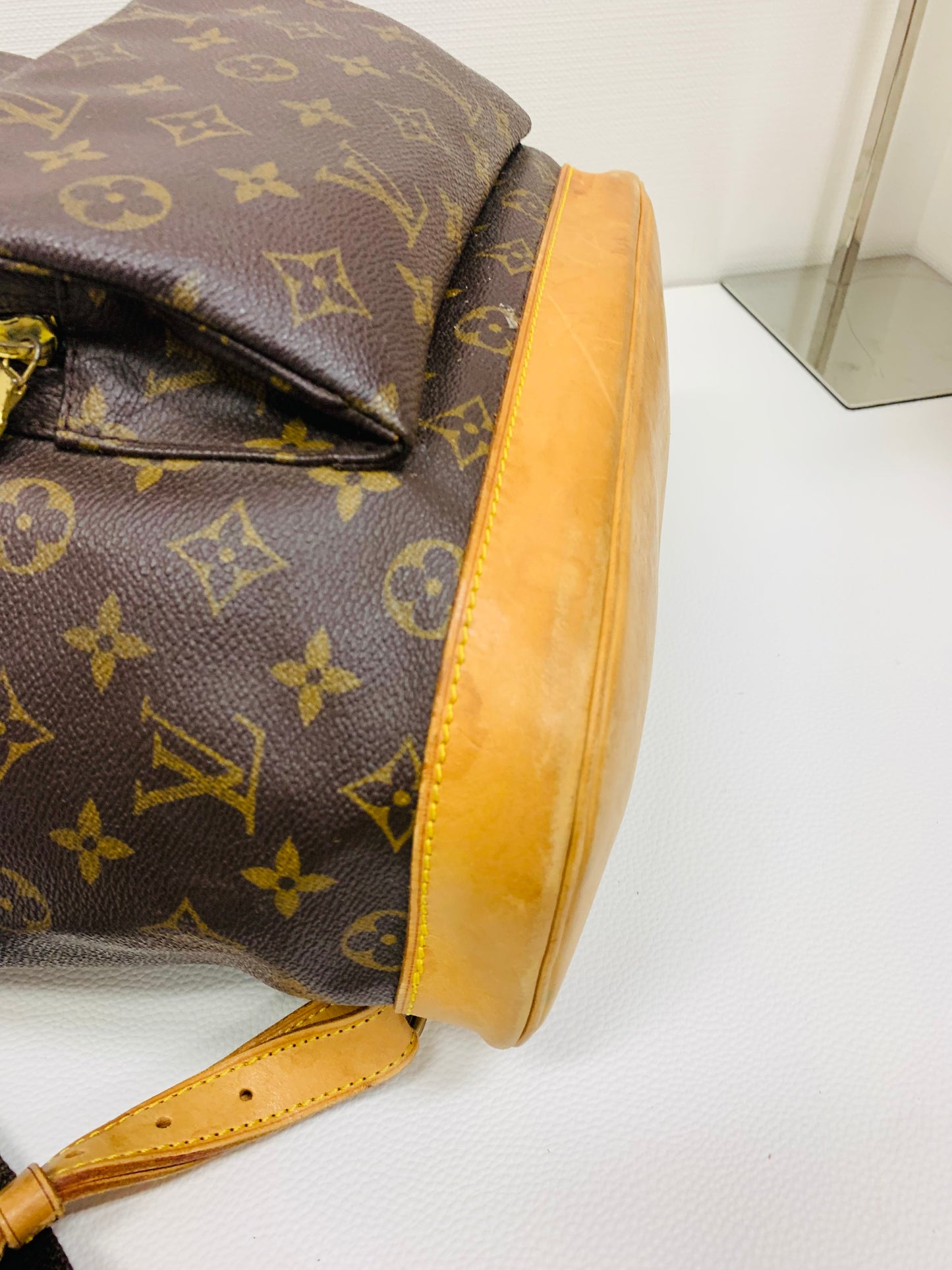 USED LOUIS VUITTON MONTSOURIES GM