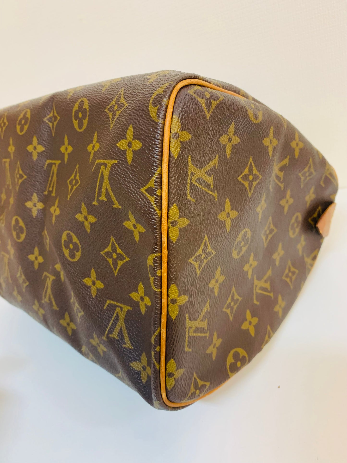 LOUIS VUITTON Speedy 30