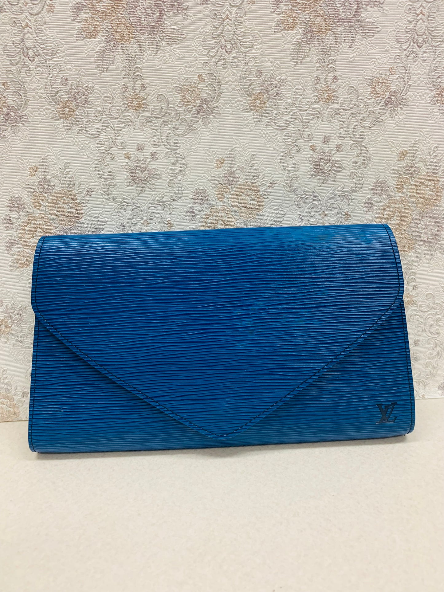 Louis Vuitton Epi  Art Deco clutch Blue