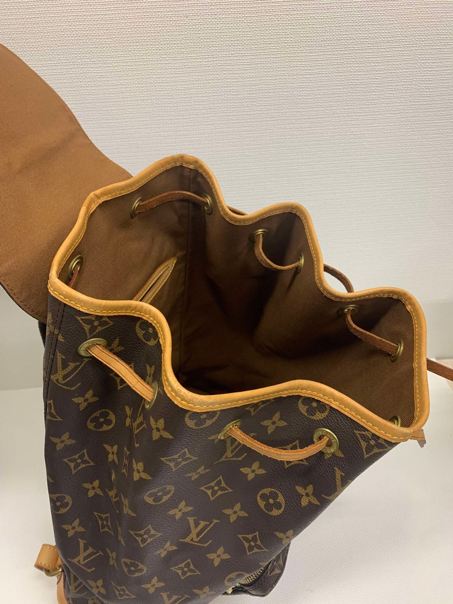 Authentic Louis Vuitton Montsouris GM