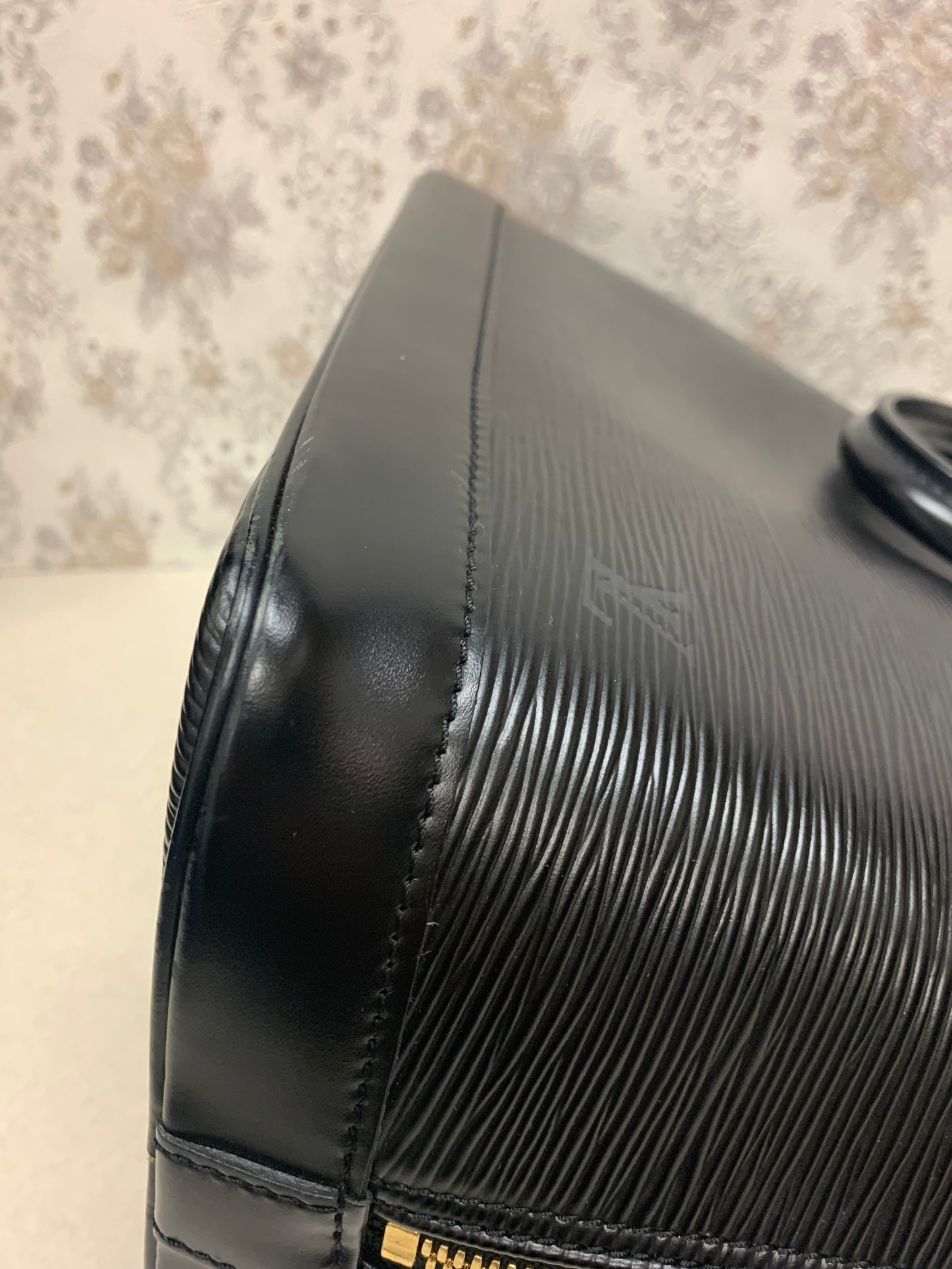 Louis Vuitton  Alma PM Epi Noir