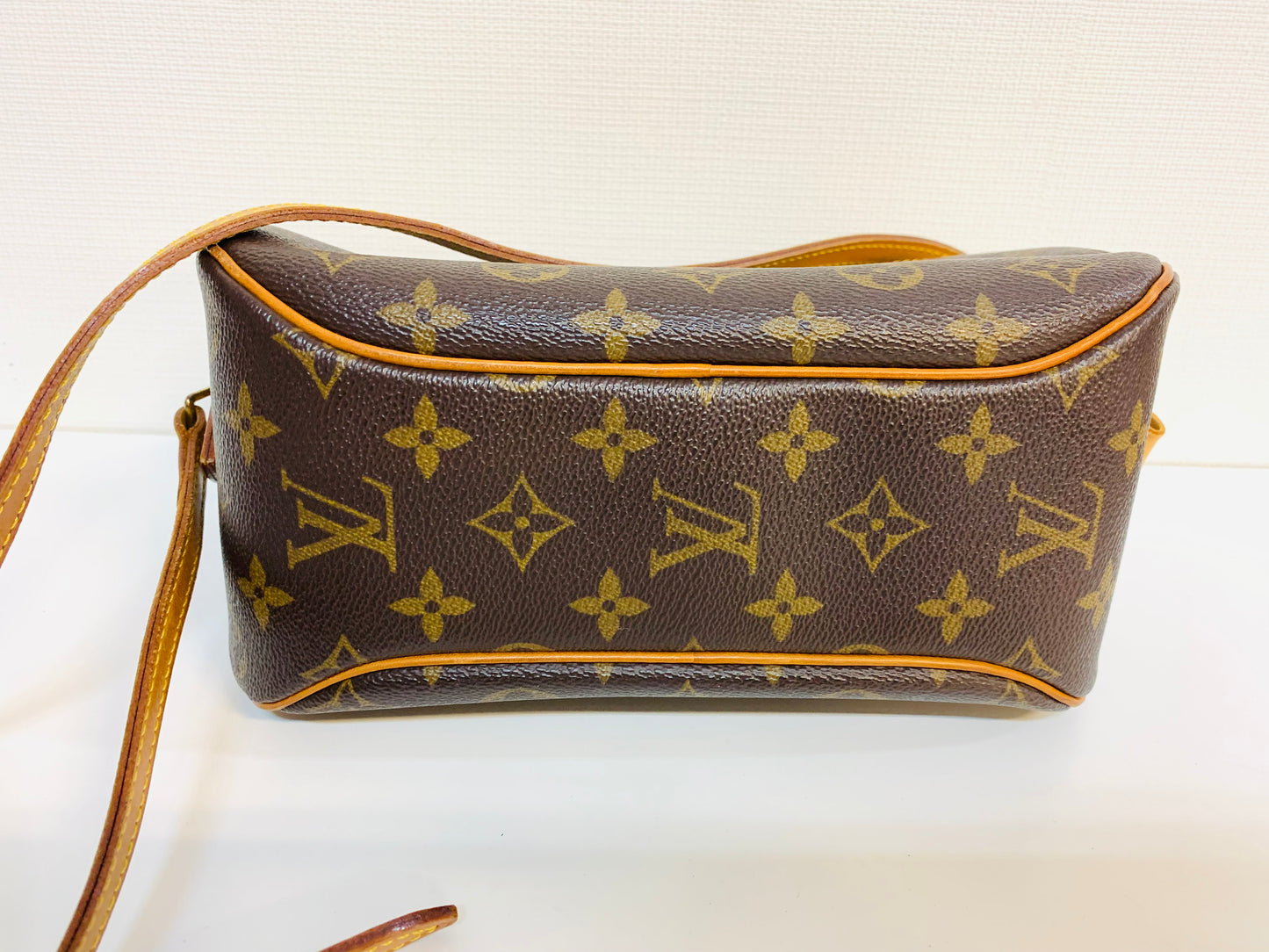 LOUIS VUITTON Blois