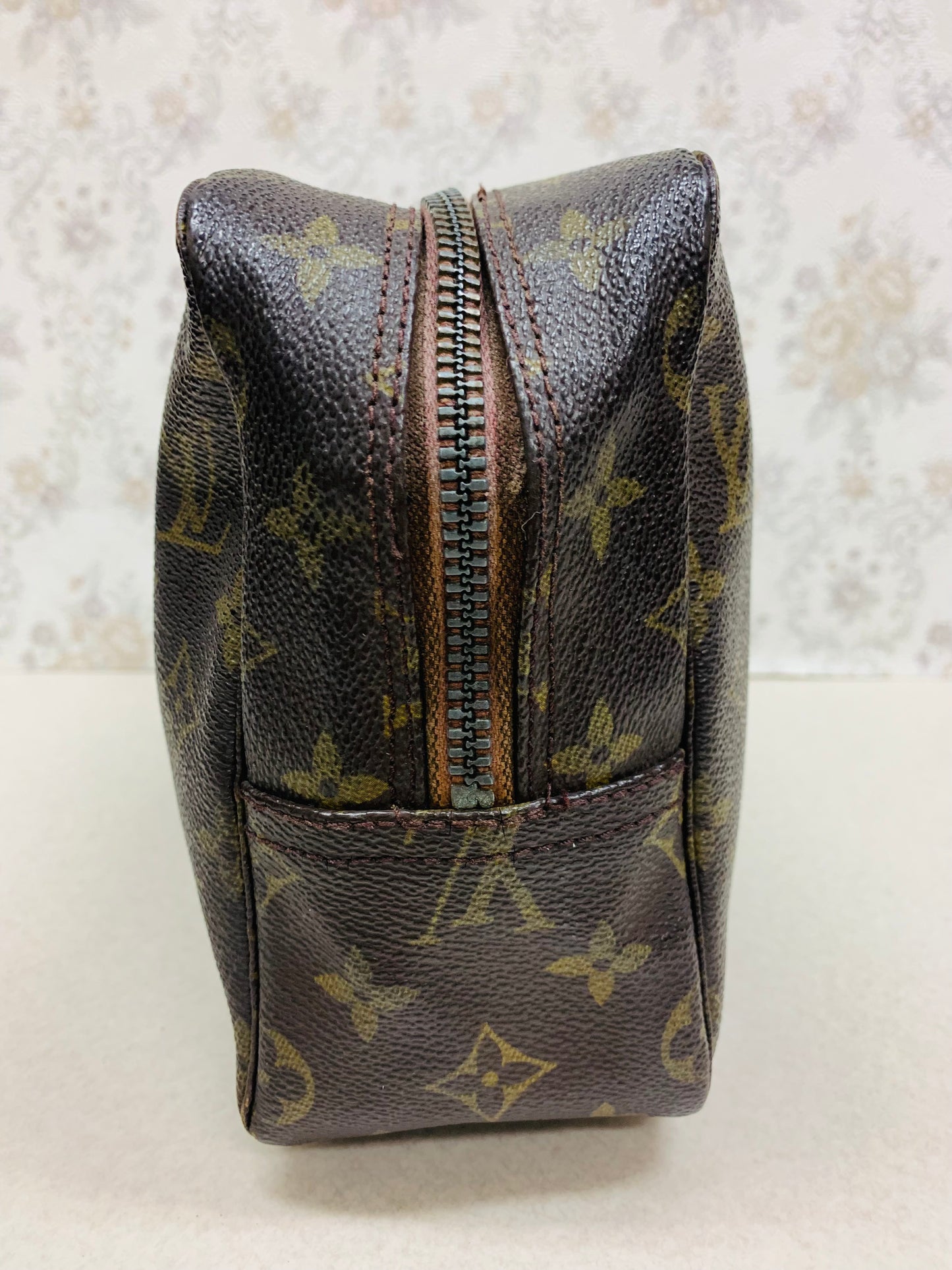 Louis Vuitton Monogram Trousse Toilette 28