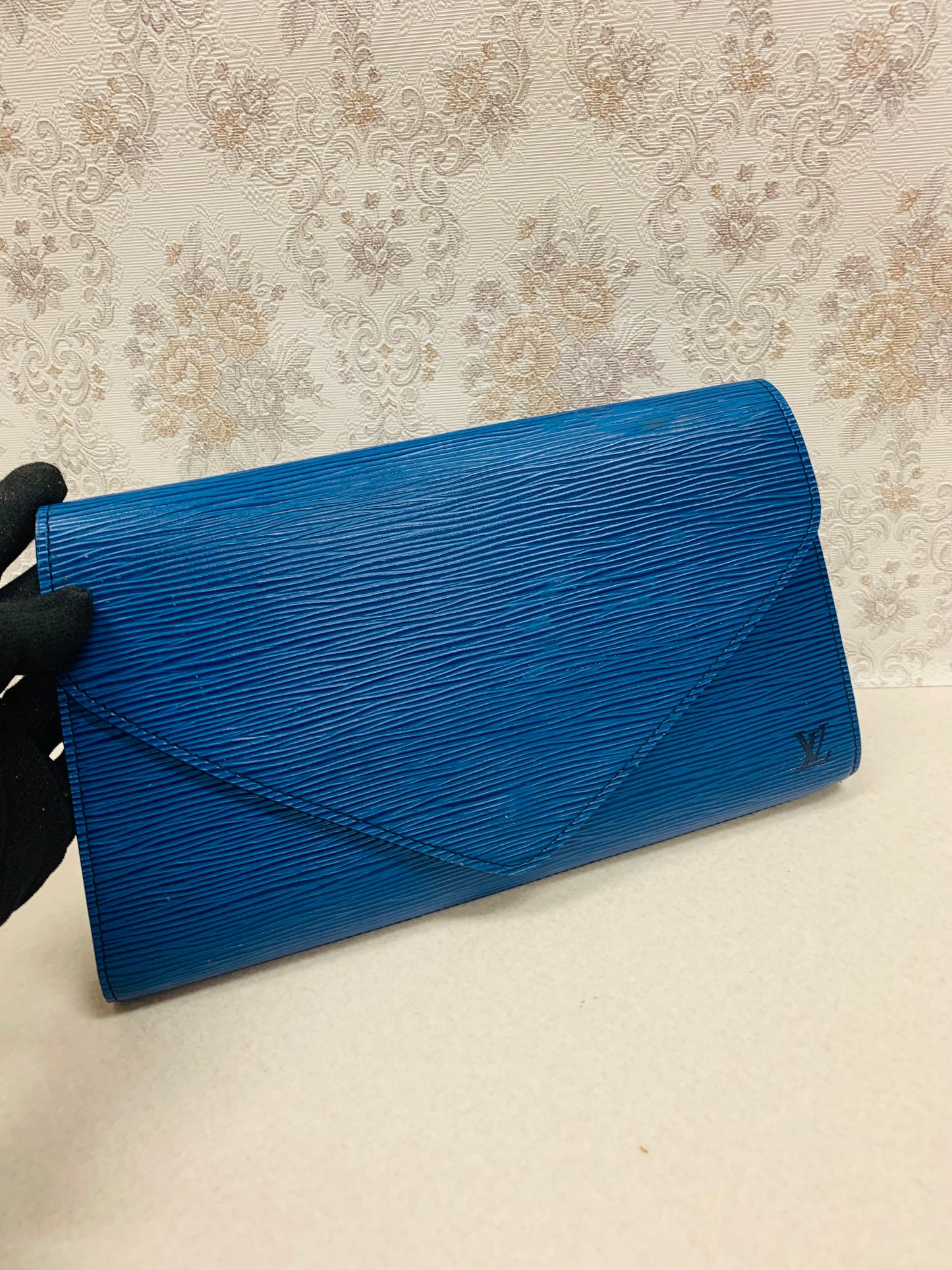 Louis Vuitton Epi  Art Deco clutch Blue