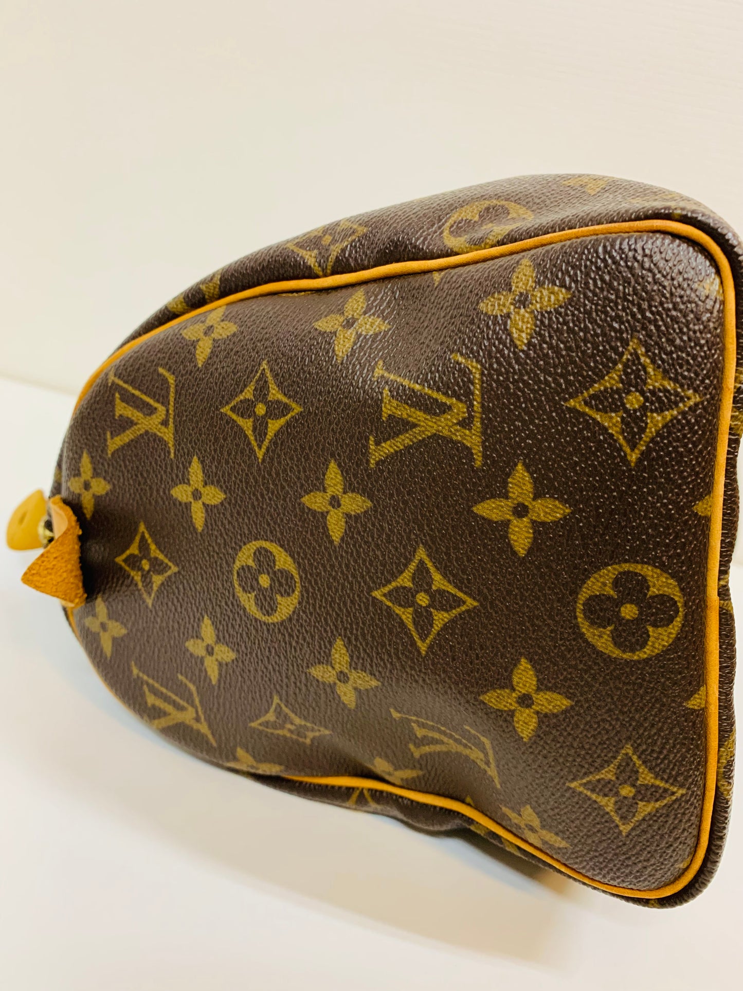 USED LOUIS VUITTON SPEEDY 25