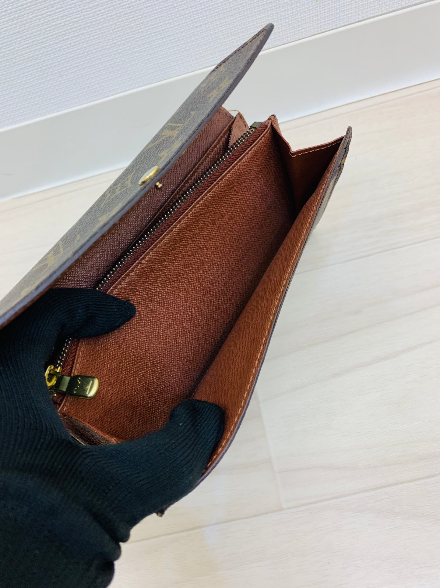 Louis Vuitton Monogram Sarah Wallet 10 Card Slots