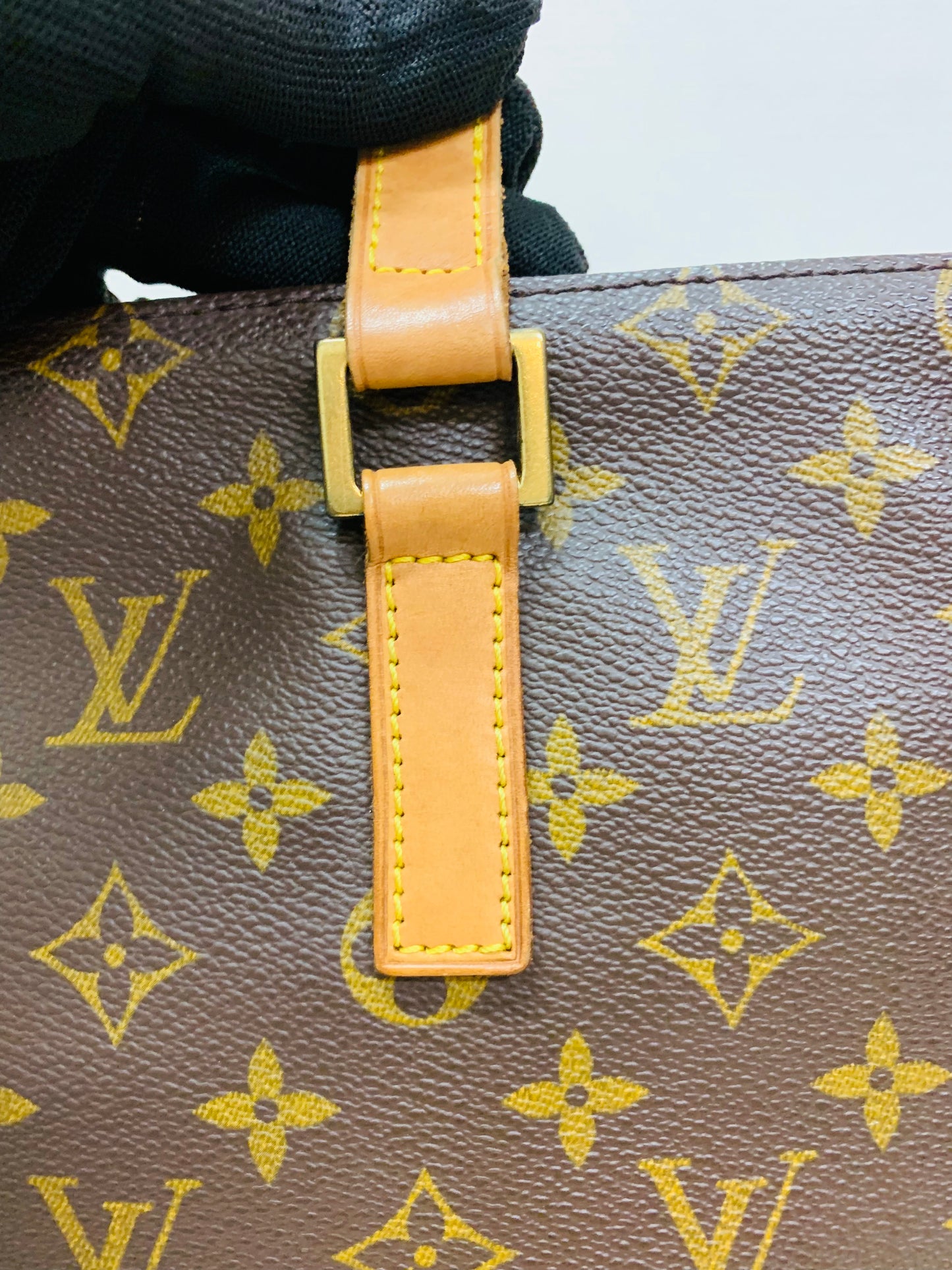 Louis Vuitton Cabas Mezzo