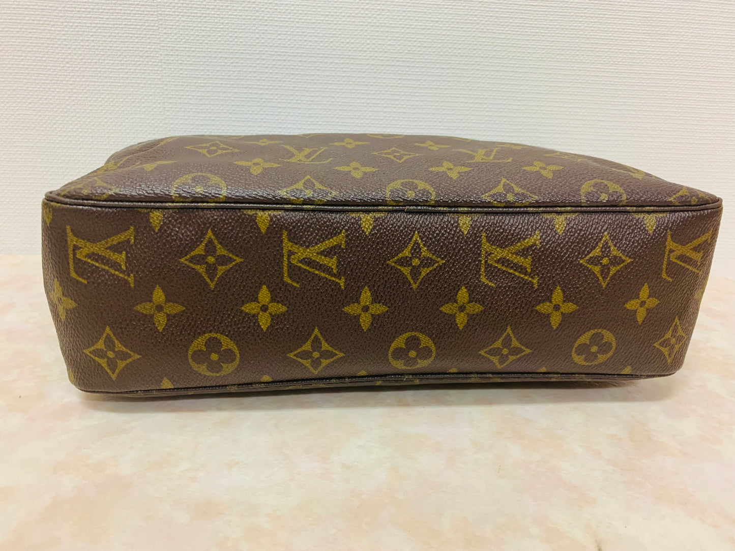 LOUIS VUITTON TROUSSE 28