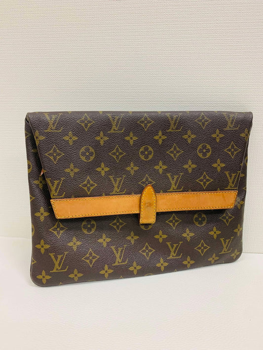 Authentic Louis Vuitton Vintage Pleante Clutch bag