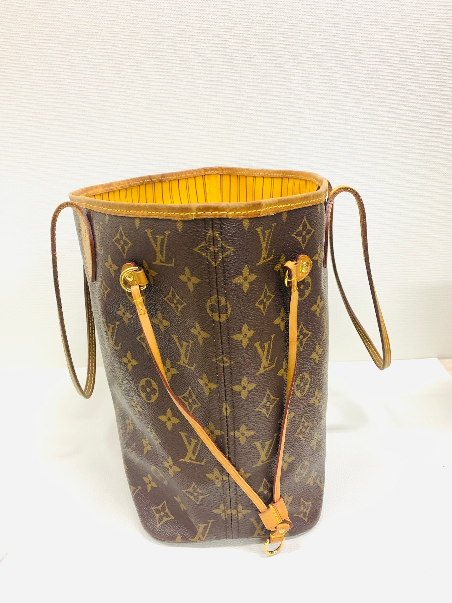 Used Louis Vuitton Limited Edition Neverful MM Mimosa with pouch