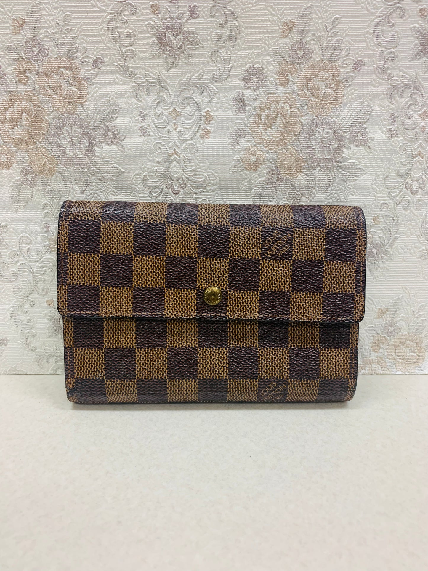 Louis Vuitton Damier Ebene Porte-Monnaie Billets Tresor Wallet