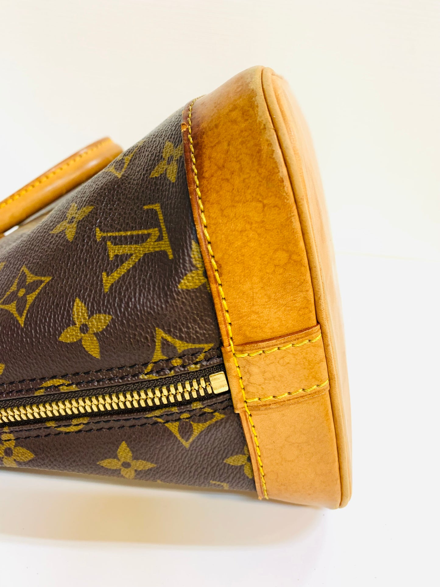 USED LOUIS VUITTON ALMA PM