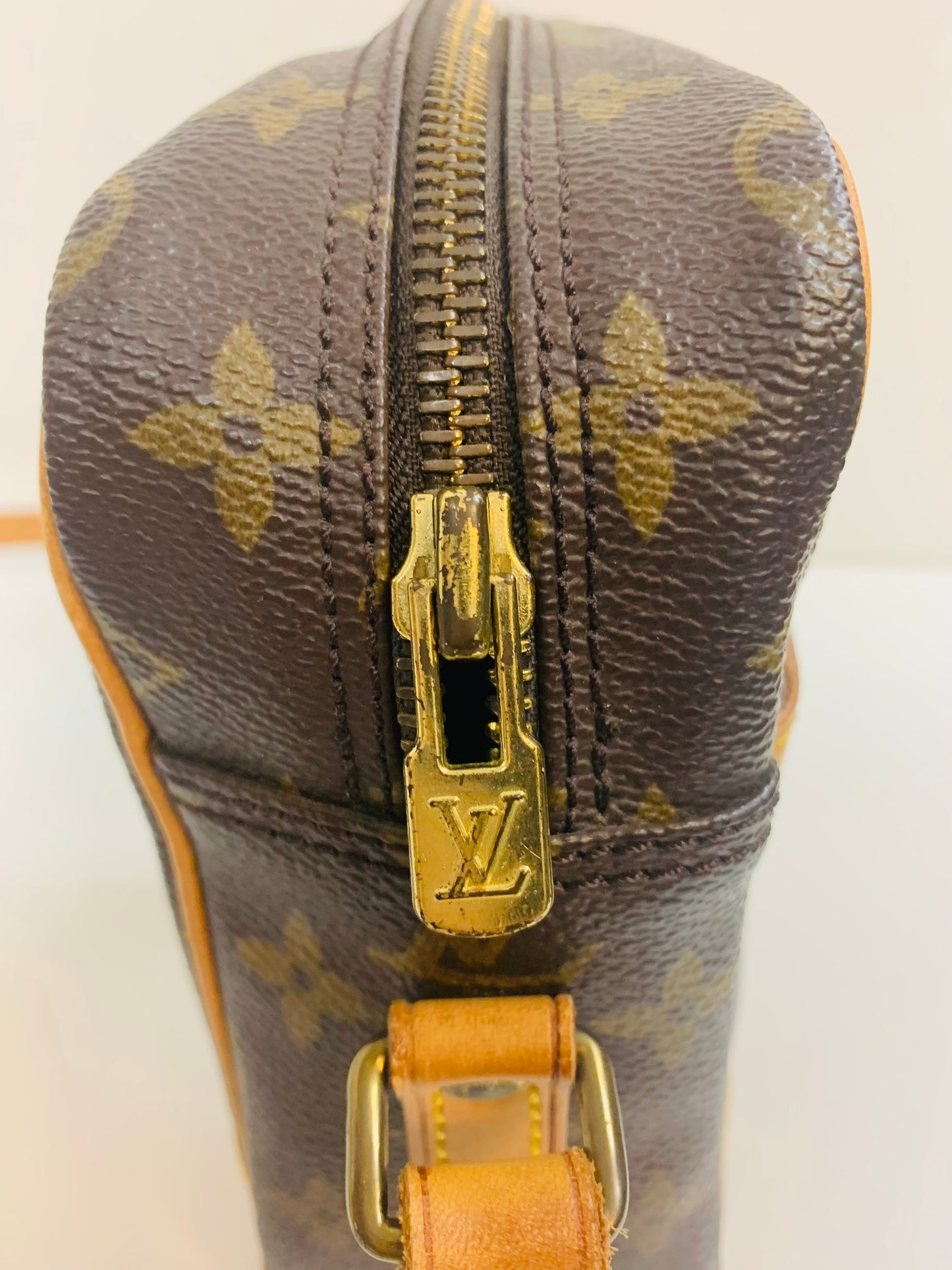 USED LOUIS VUITTON TROCADERO 27