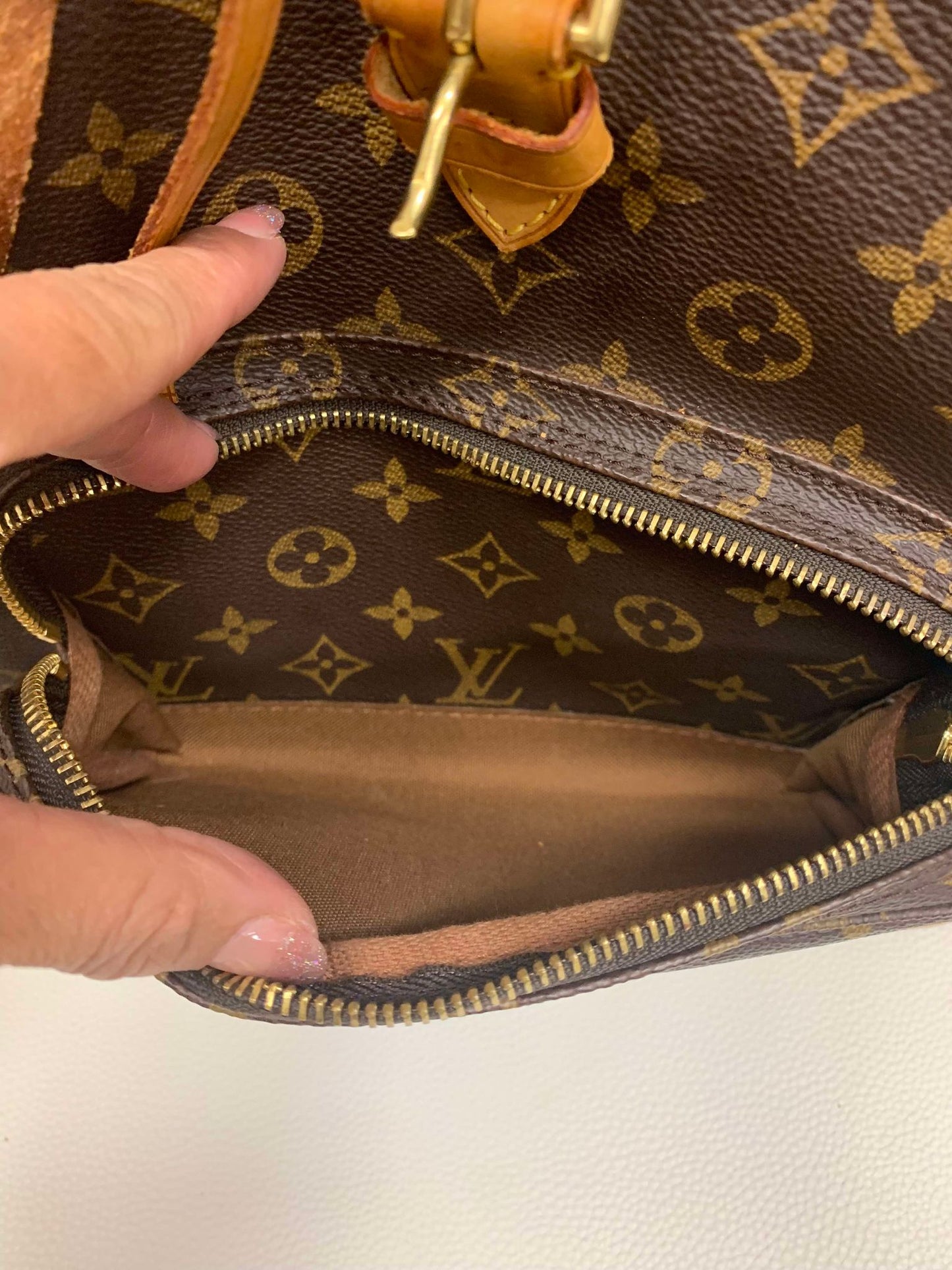 Authentic Louis Vuitton Montsouris GM