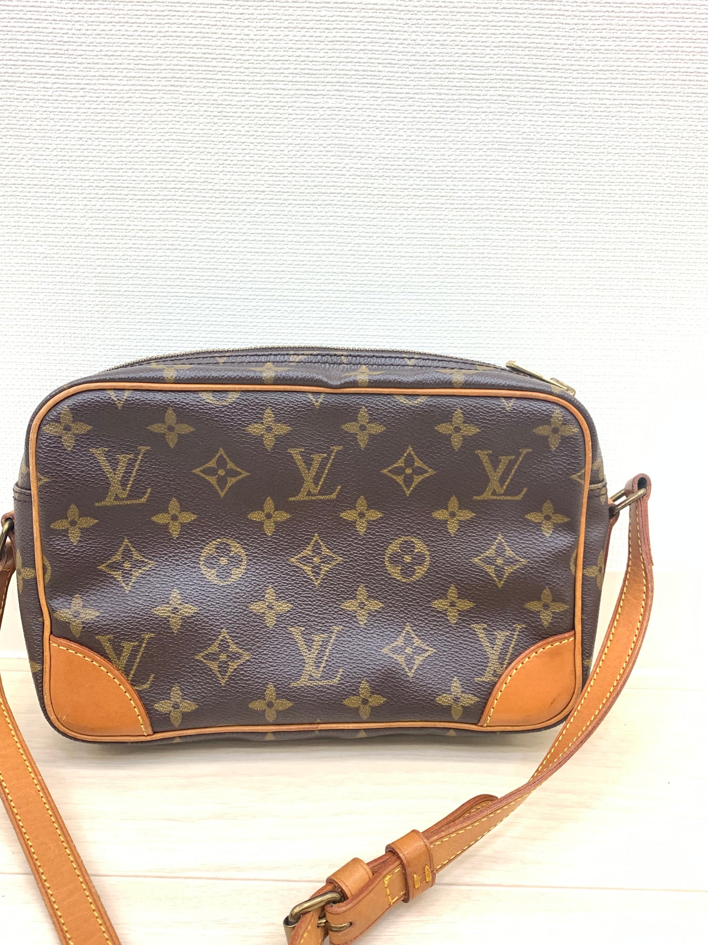 Louis Vuitton Monogram Trocadero 23