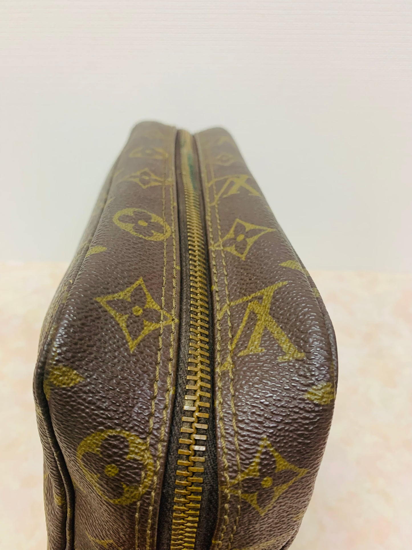 LOUIS VUITTON TROUSSE 28