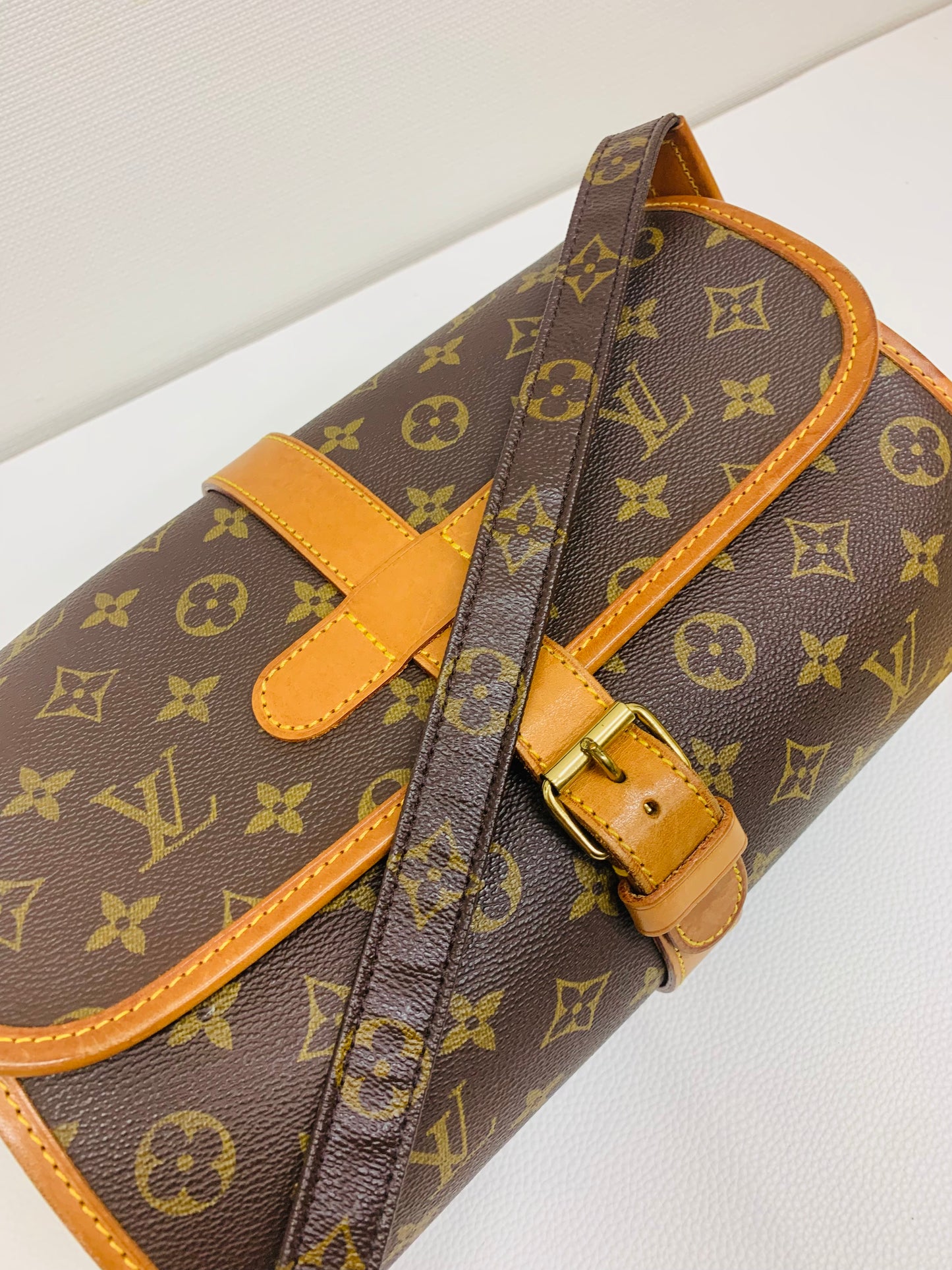 USED LOUIS VUITTON MARNE